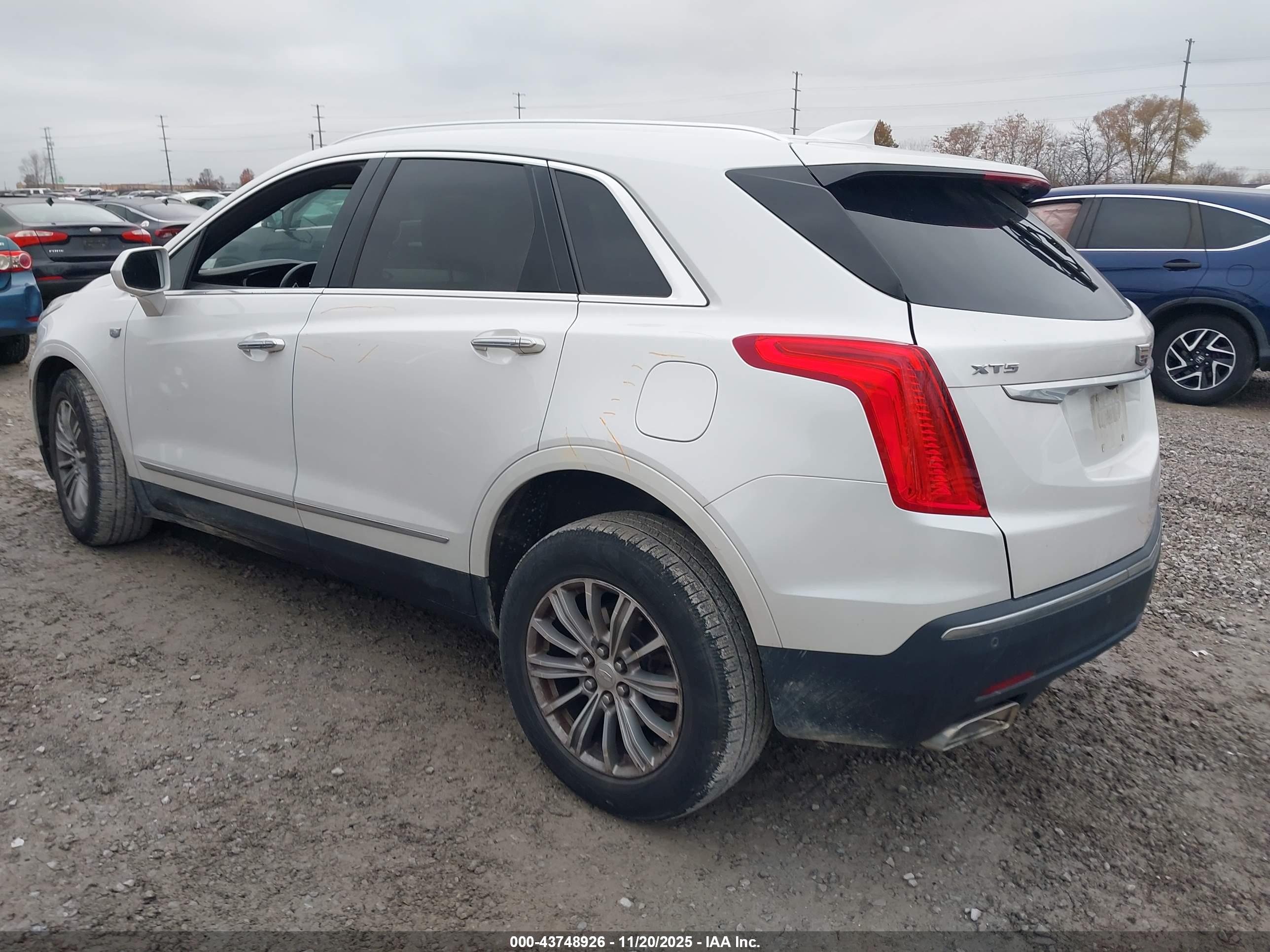 CADILLAC XT5 image 3