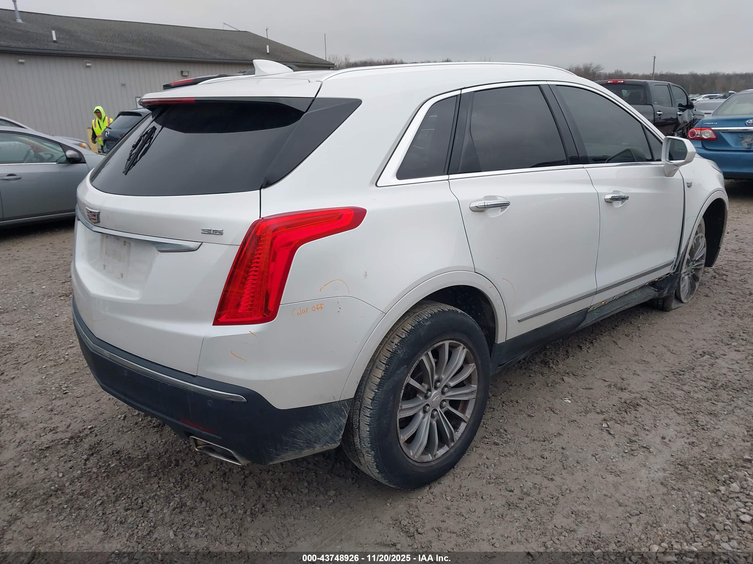 CADILLAC XT5 image 4