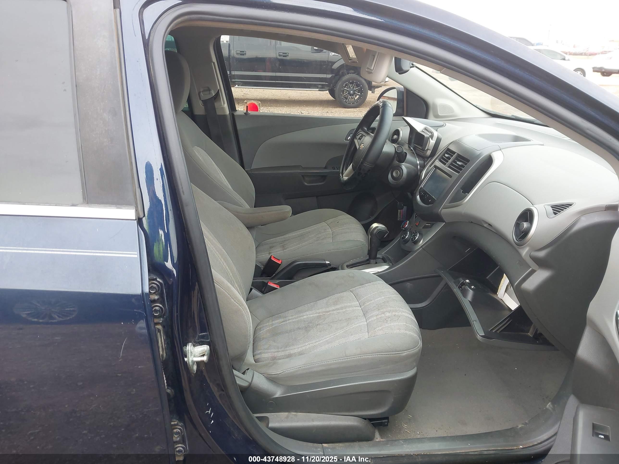 CHEVROLET SONIC image 5