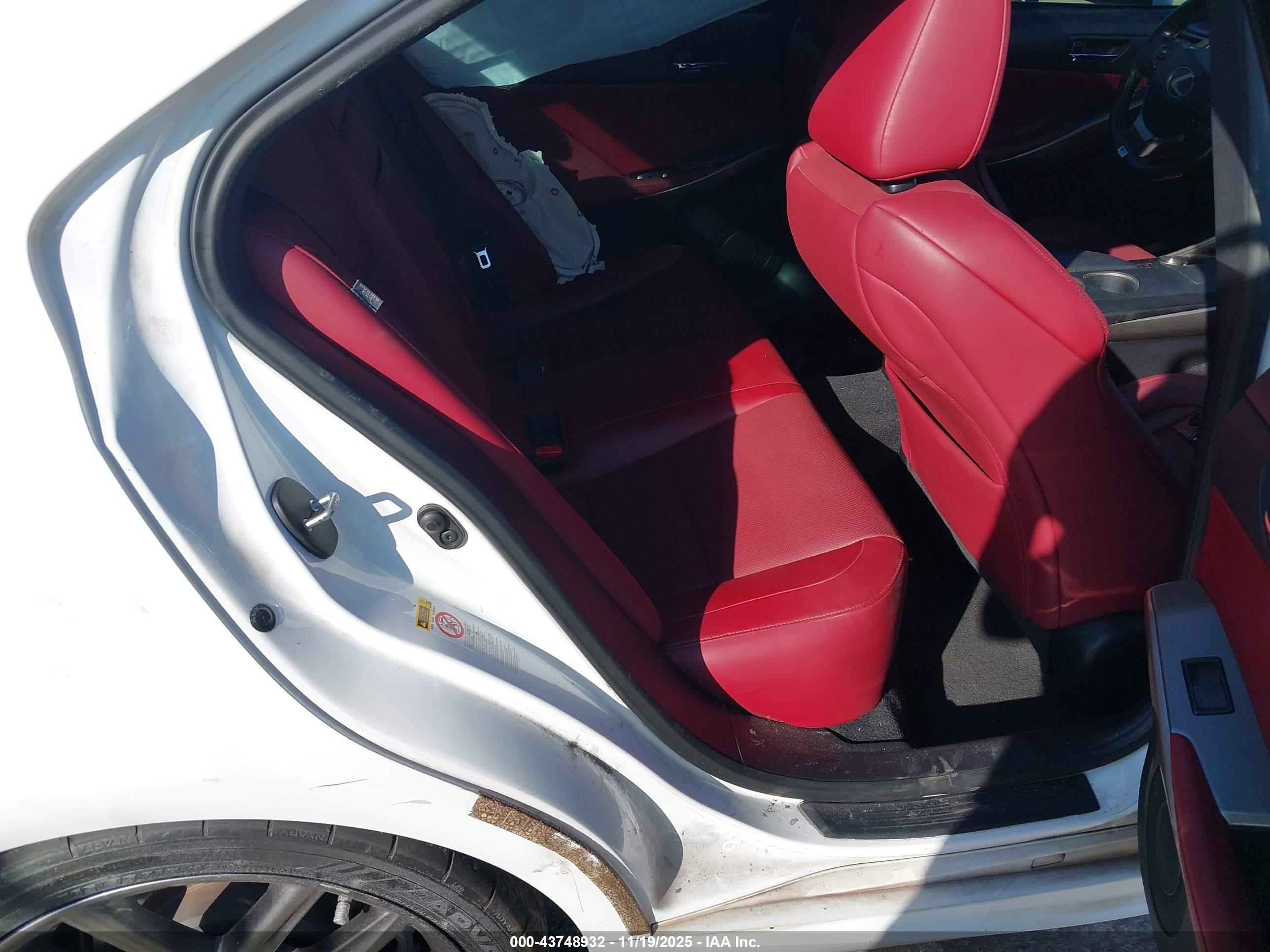 LEXUS IS image 8