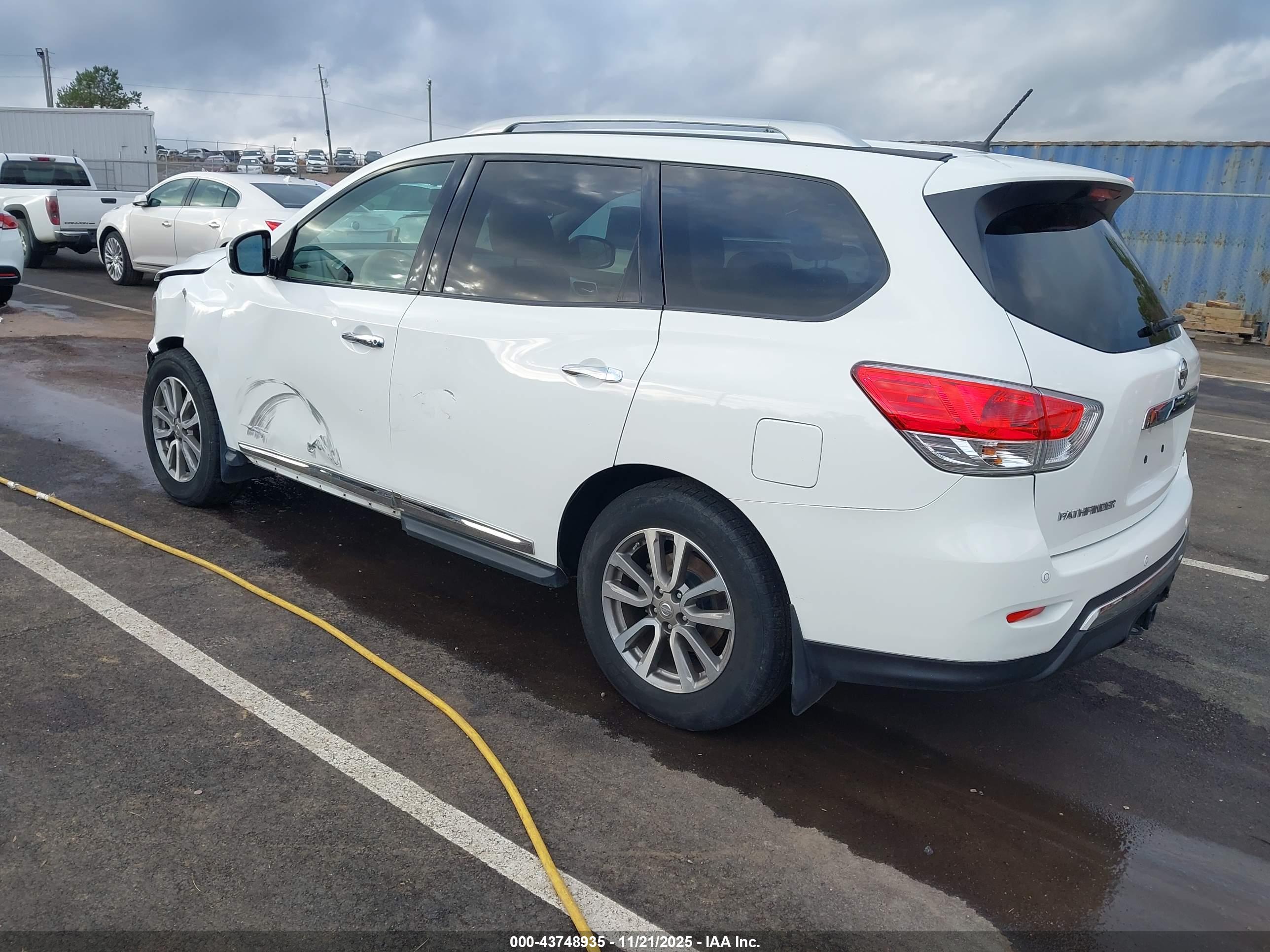 NISSAN PATHFINDER image 3