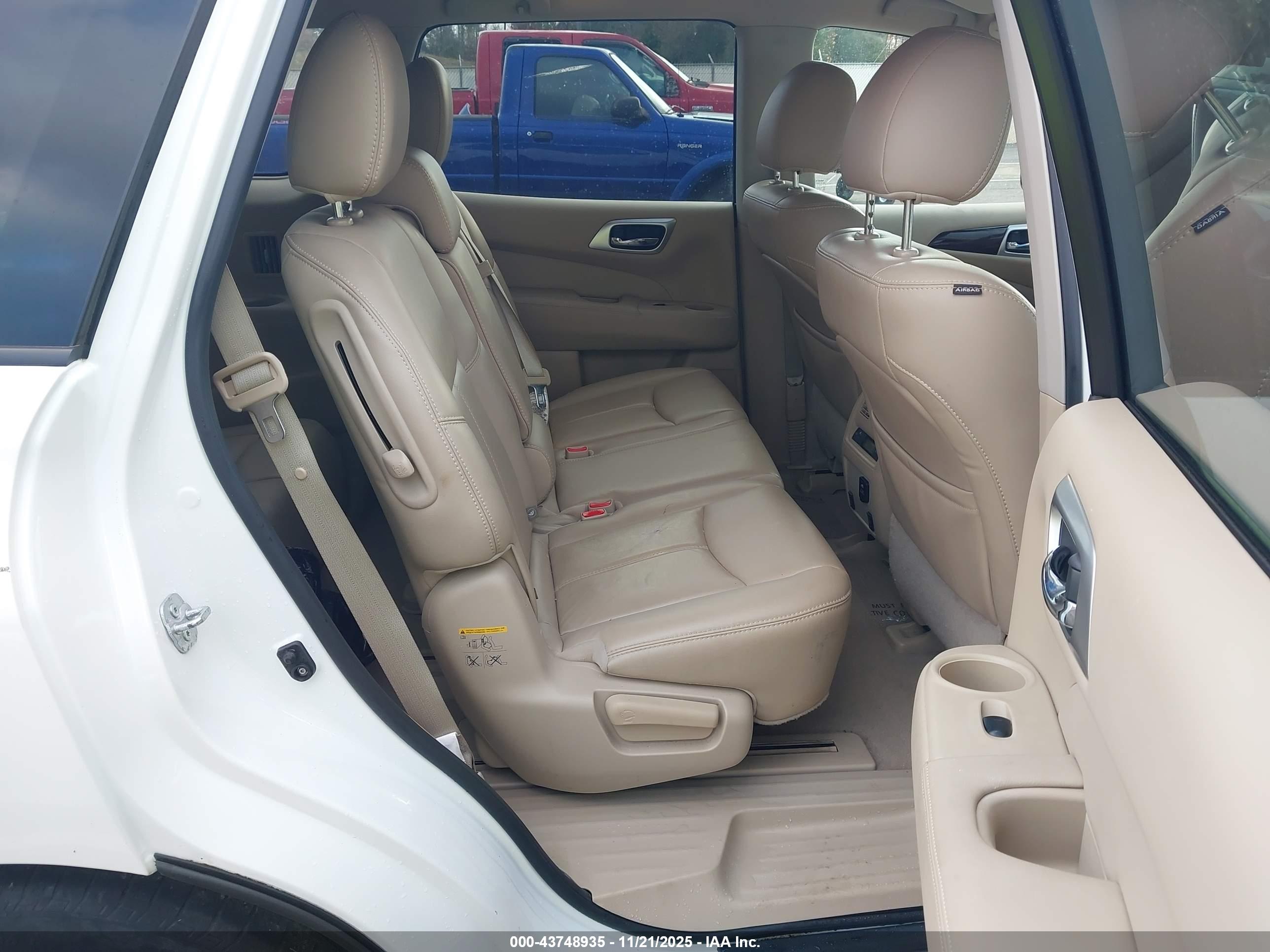 NISSAN PATHFINDER image 8