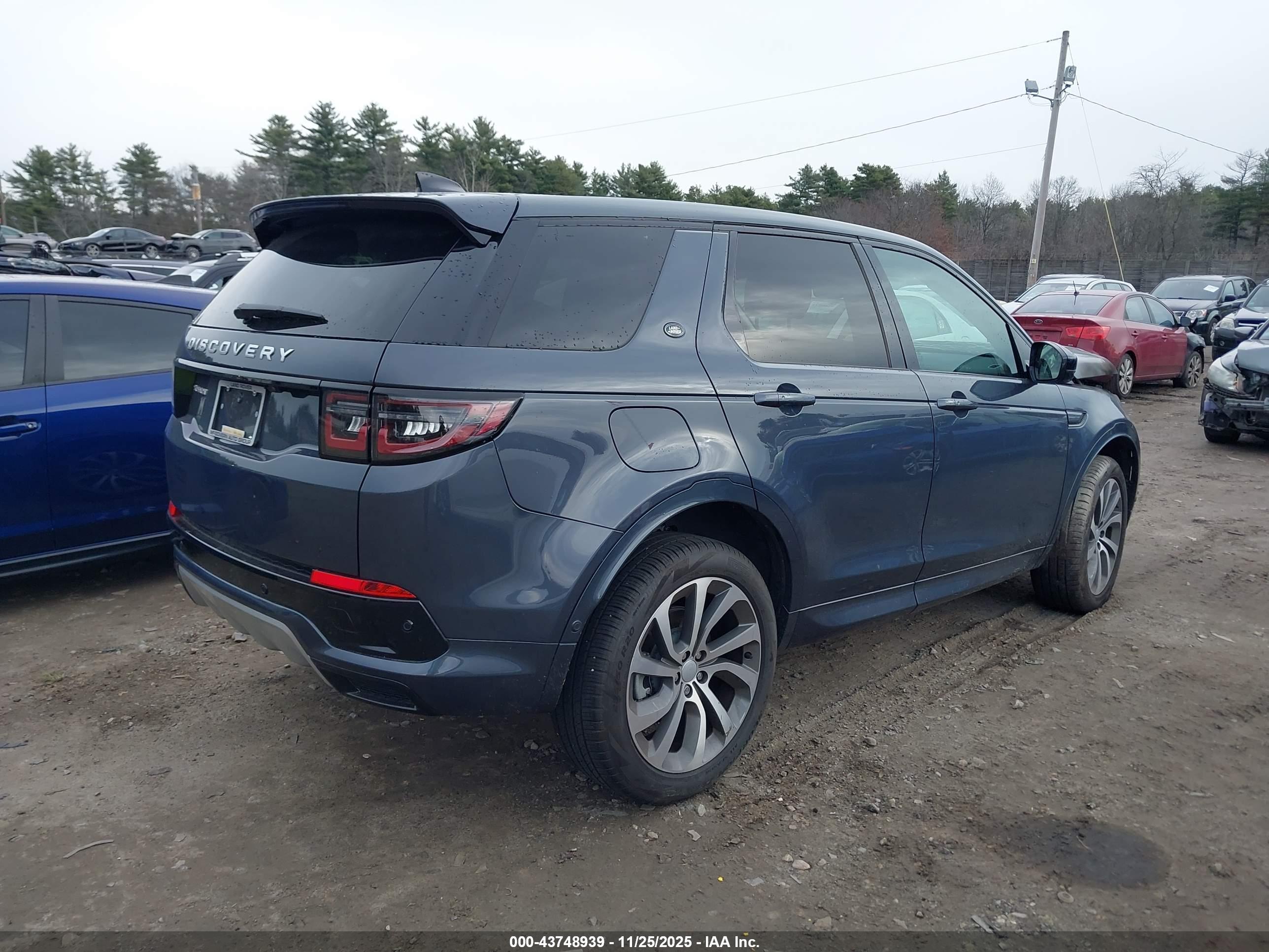 LAND ROVER image 4