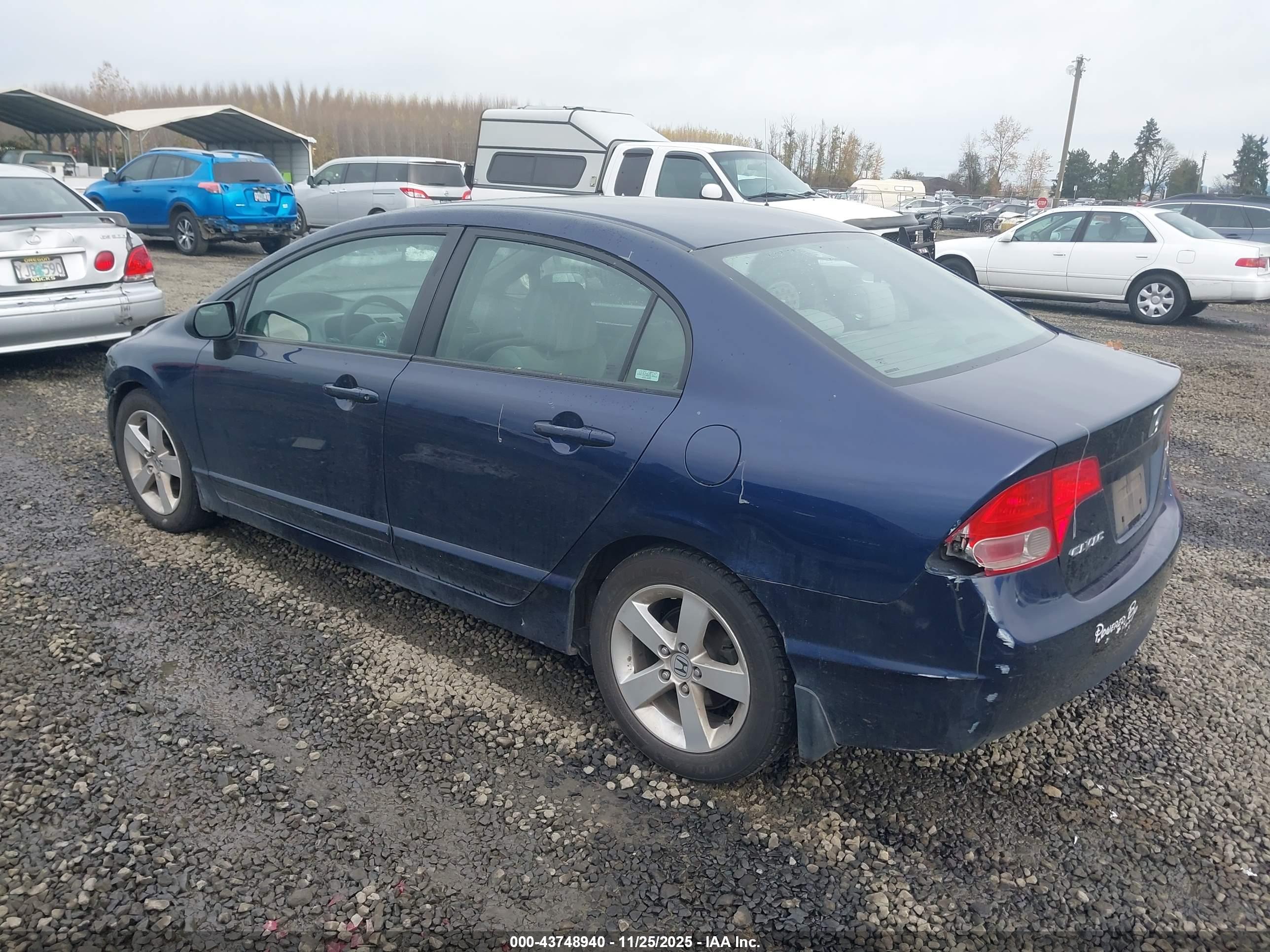HONDA CIVIC image 3