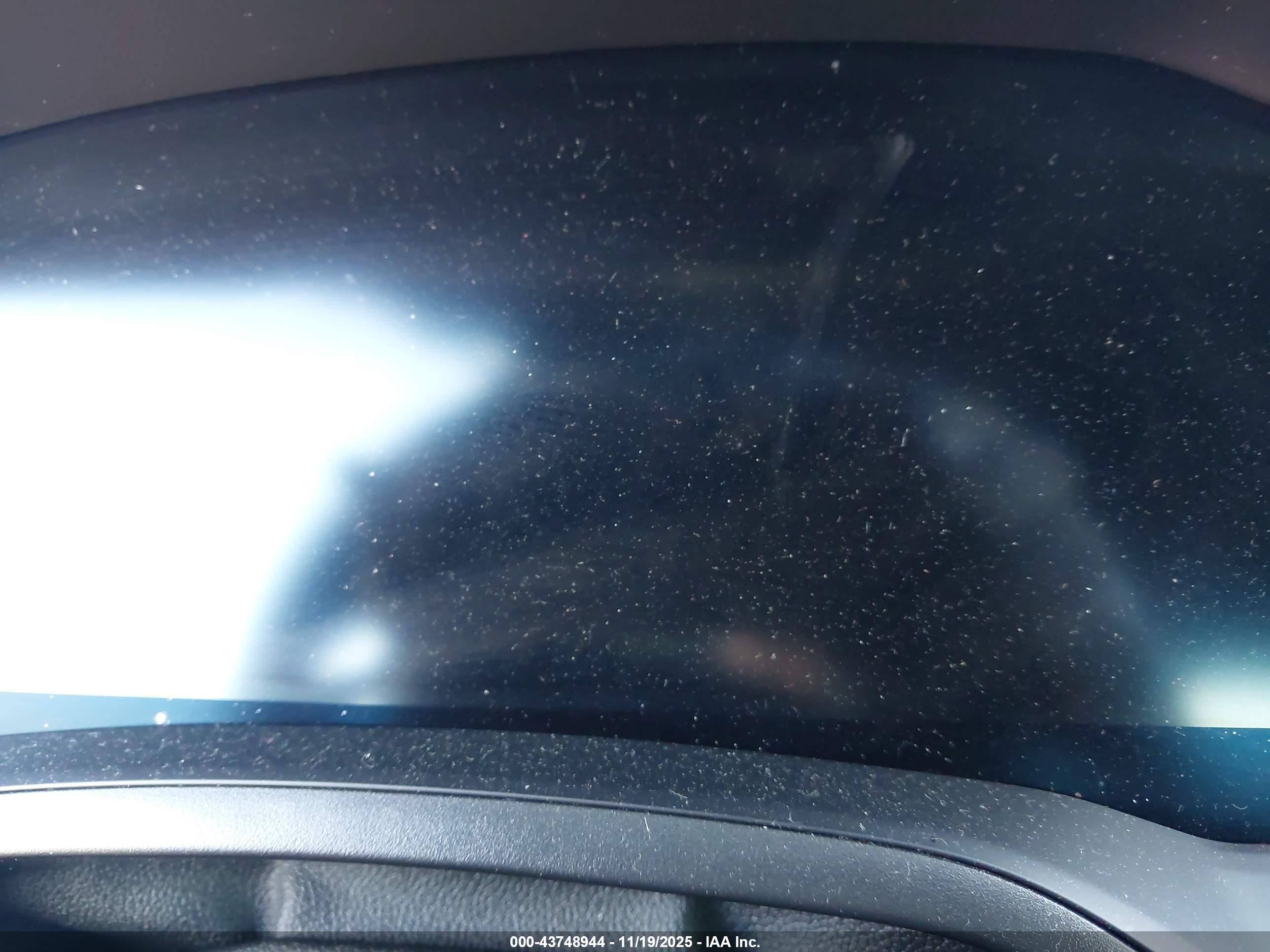 BMW 330I image 7