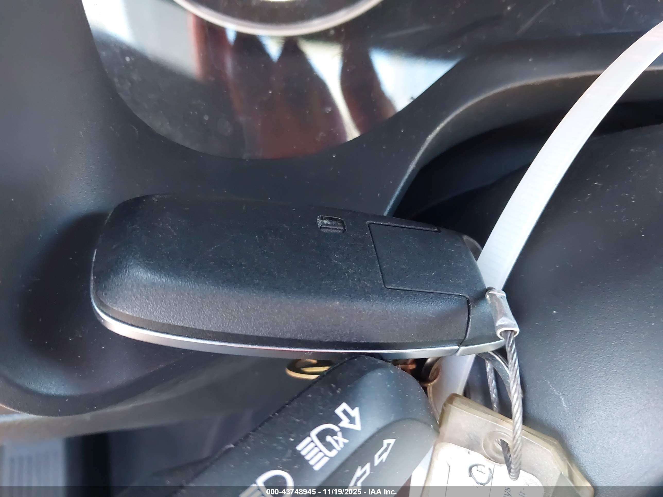 NISSAN ROGUE image 11