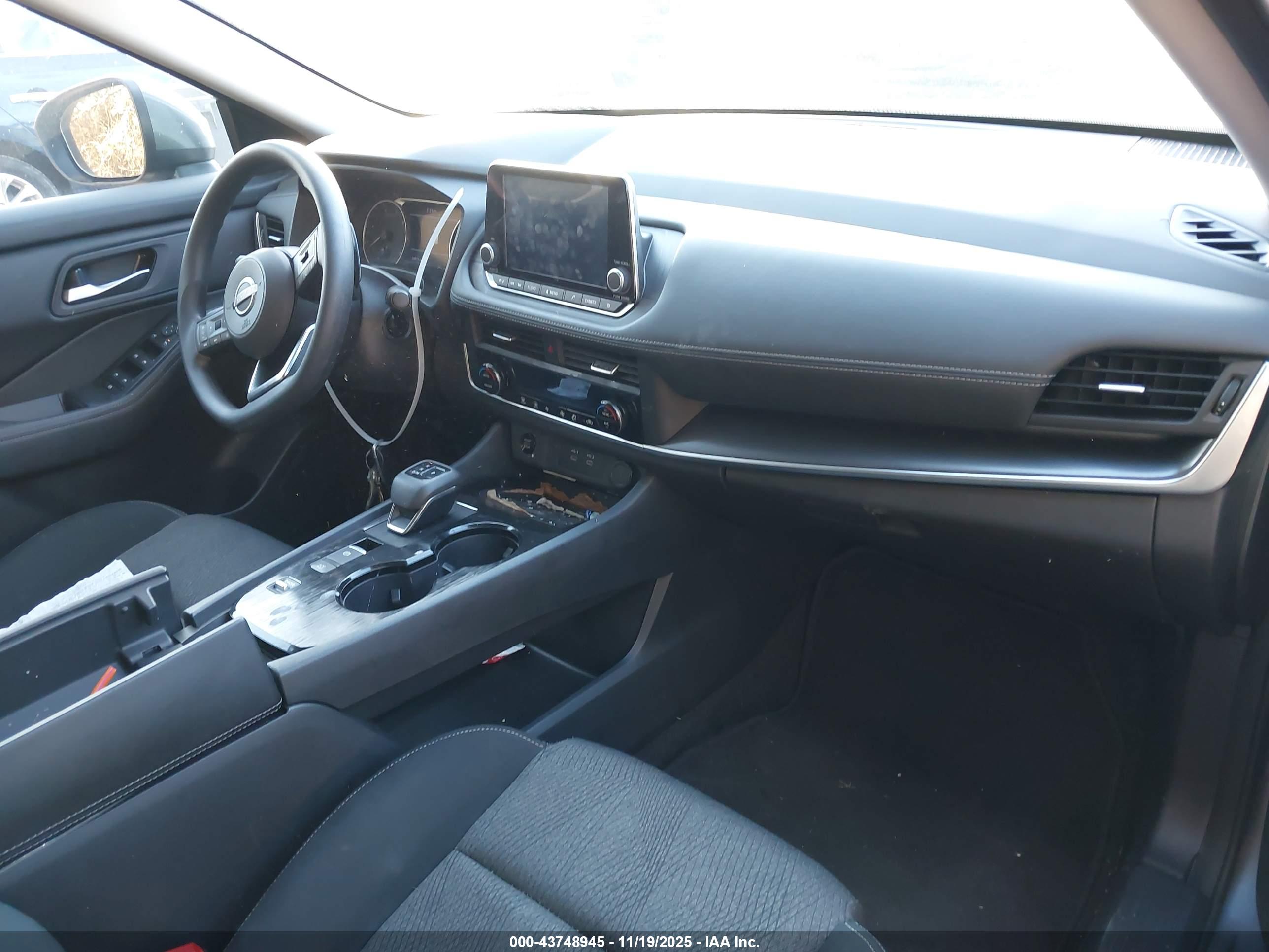 NISSAN ROGUE image 5