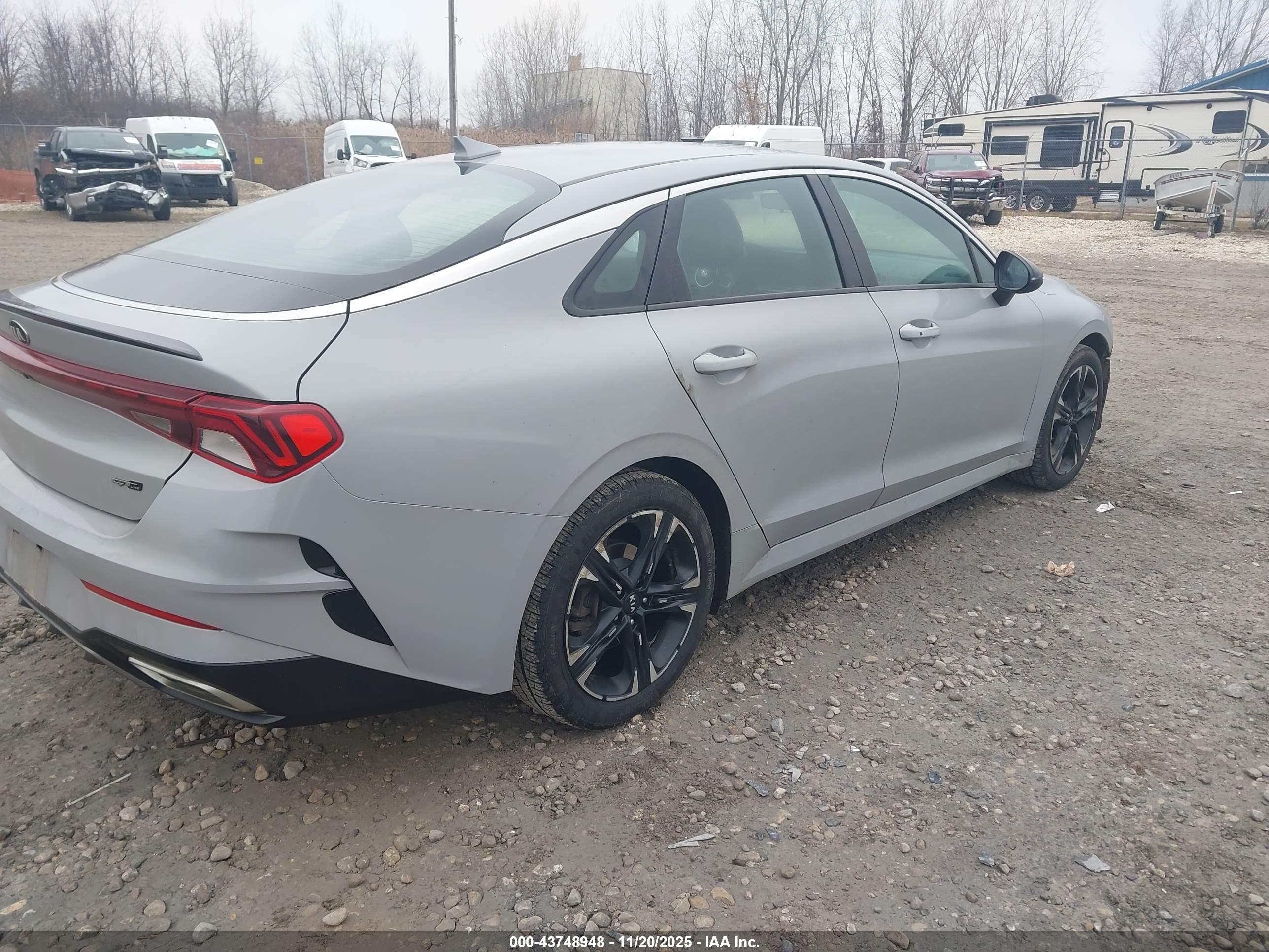 KIA K5 image 4
