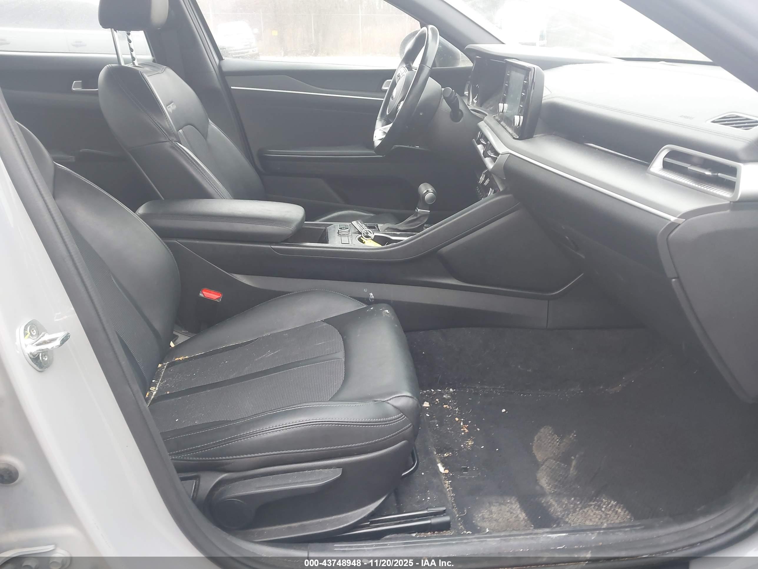 KIA K5 image 5