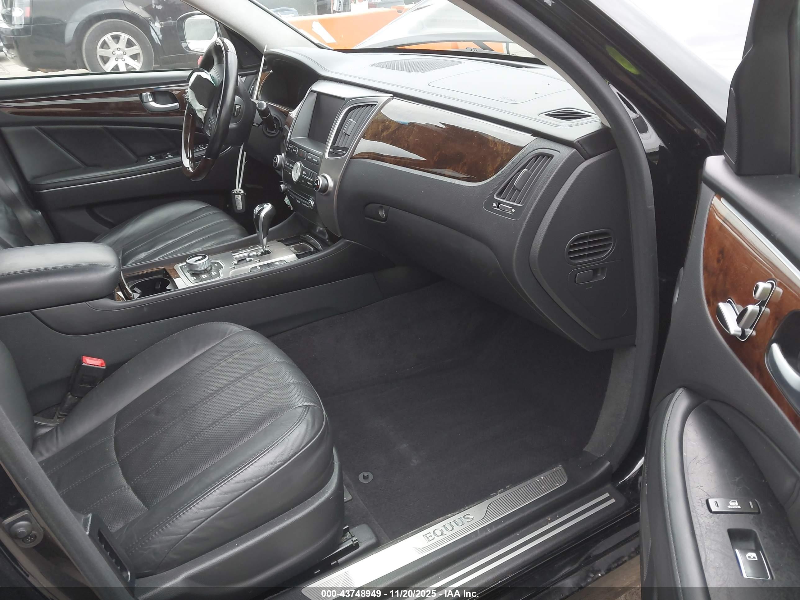 HYUNDAI EQUUS image 5