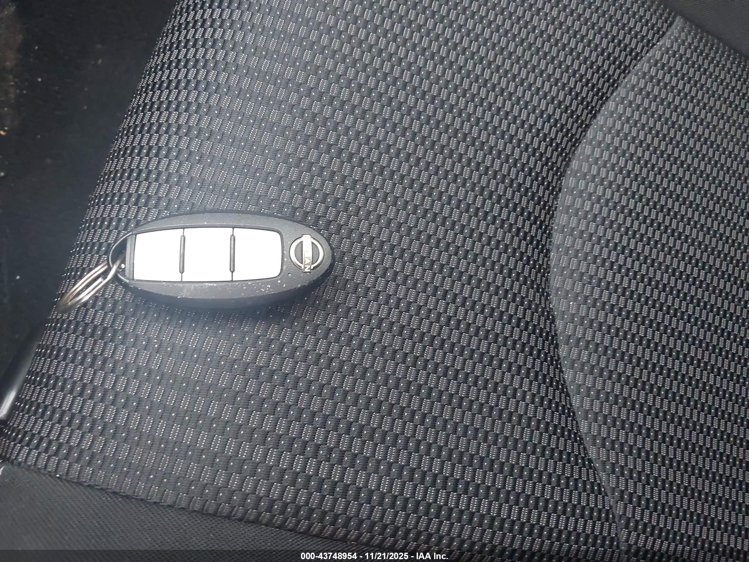 NISSAN Z image 11