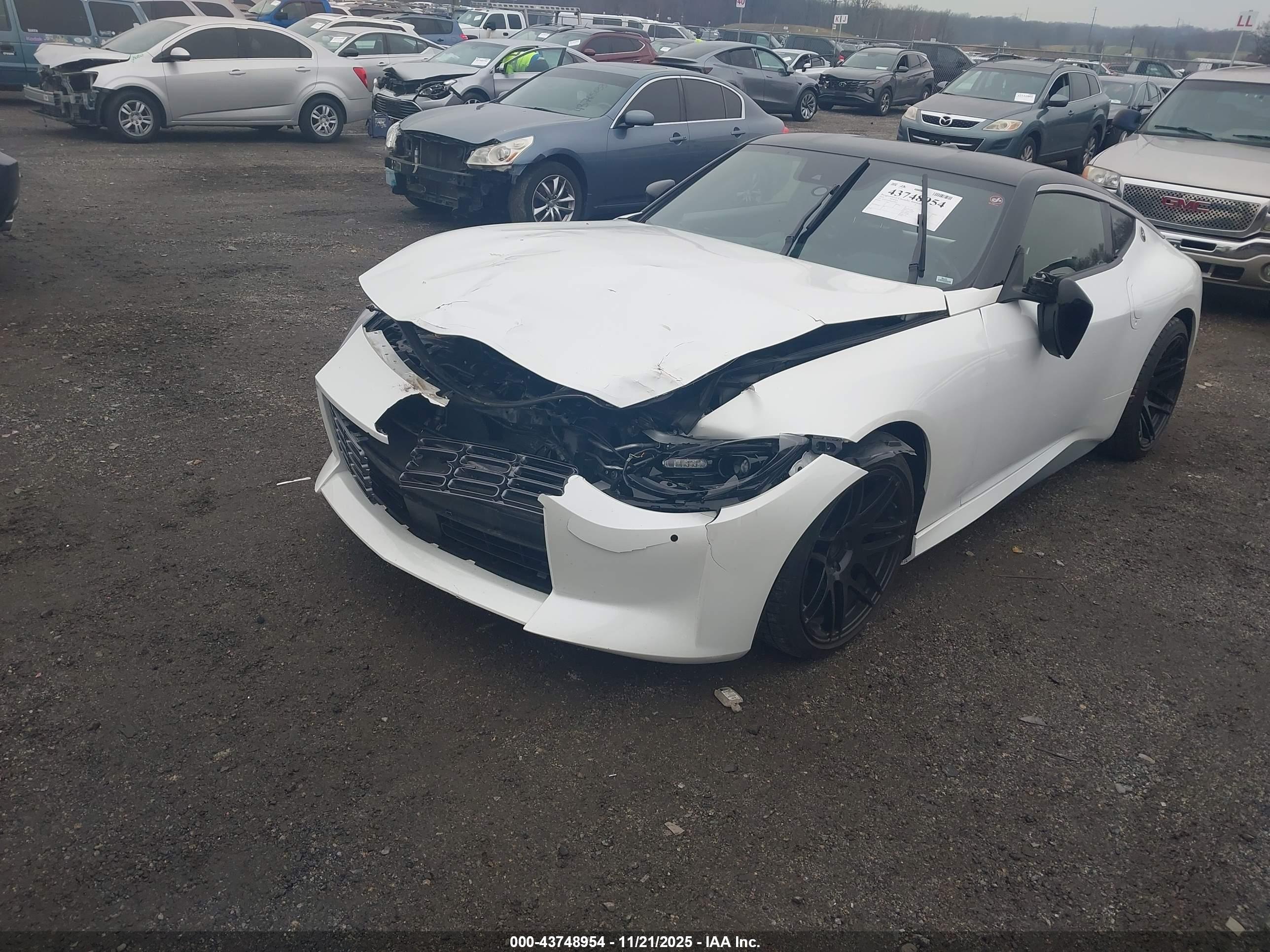 NISSAN Z image 2