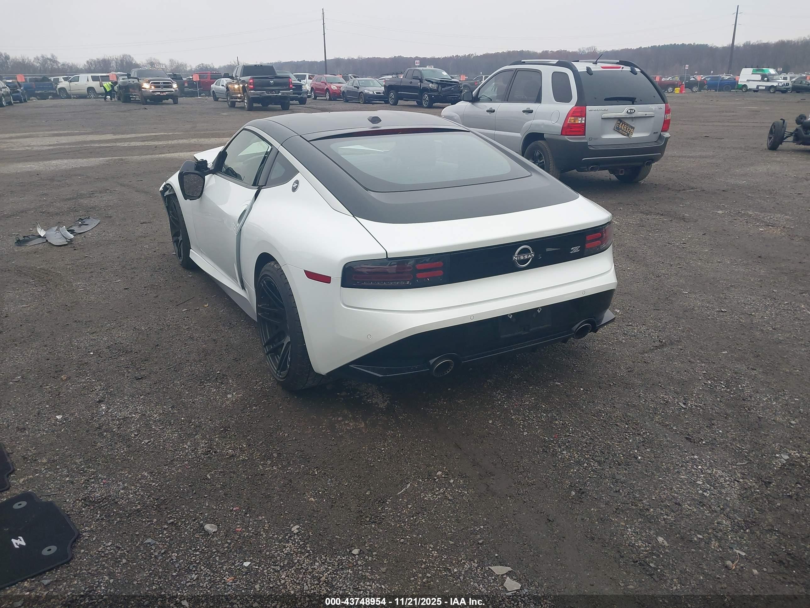NISSAN Z image 3