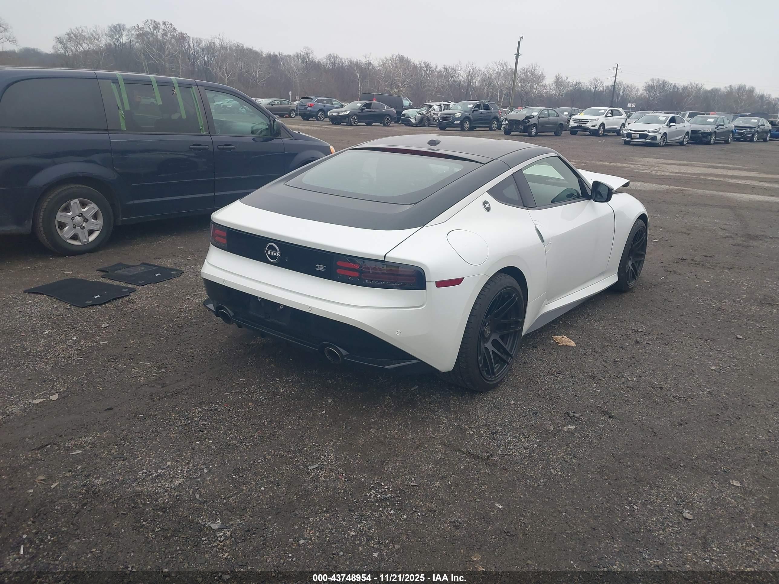 NISSAN Z image 4