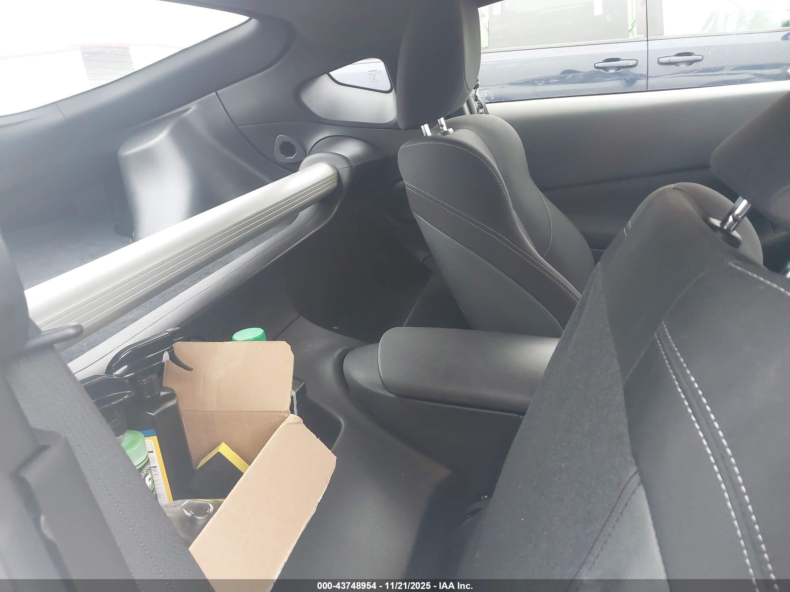 NISSAN Z image 8
