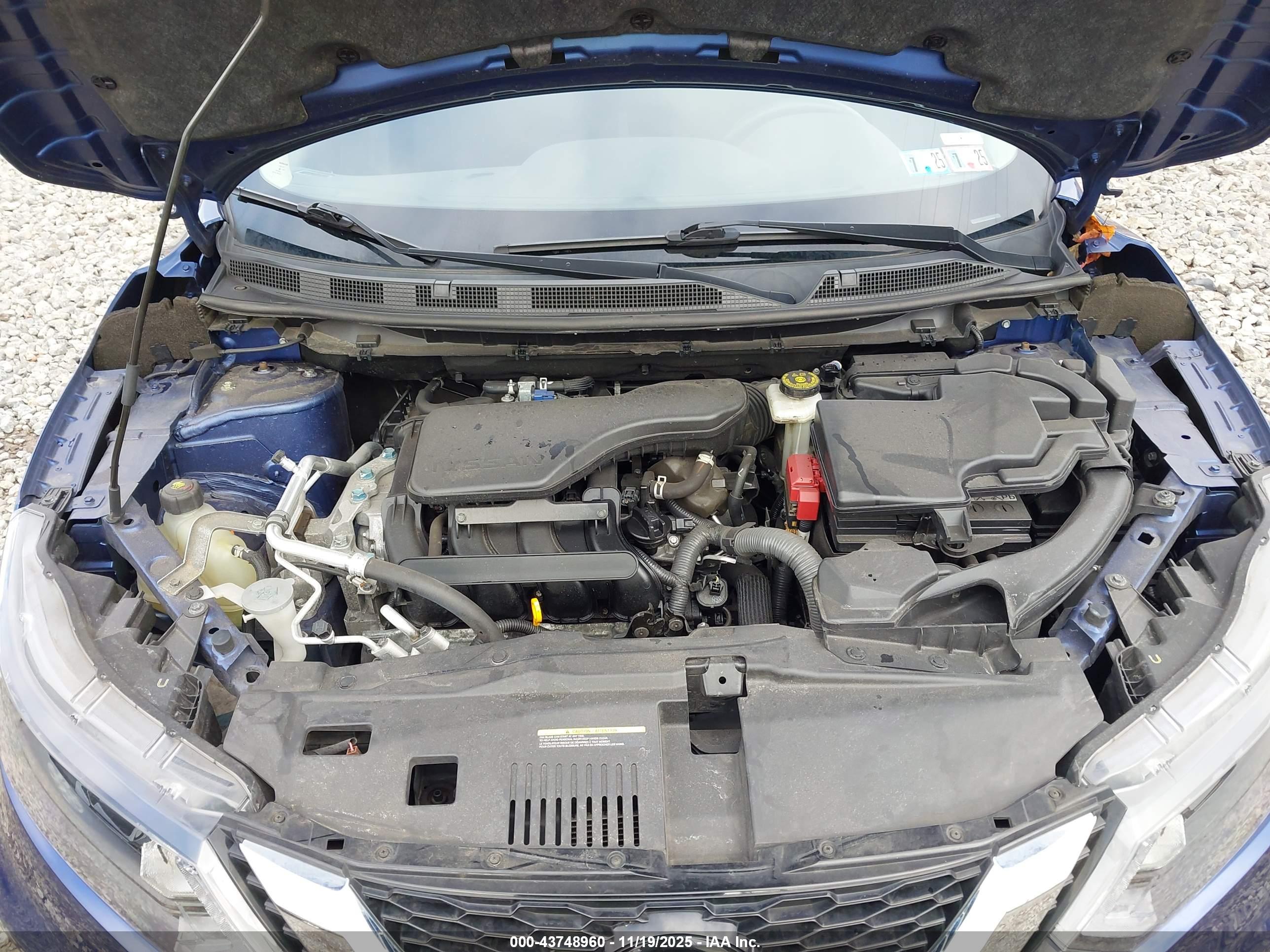 NISSAN ROGUE image 10