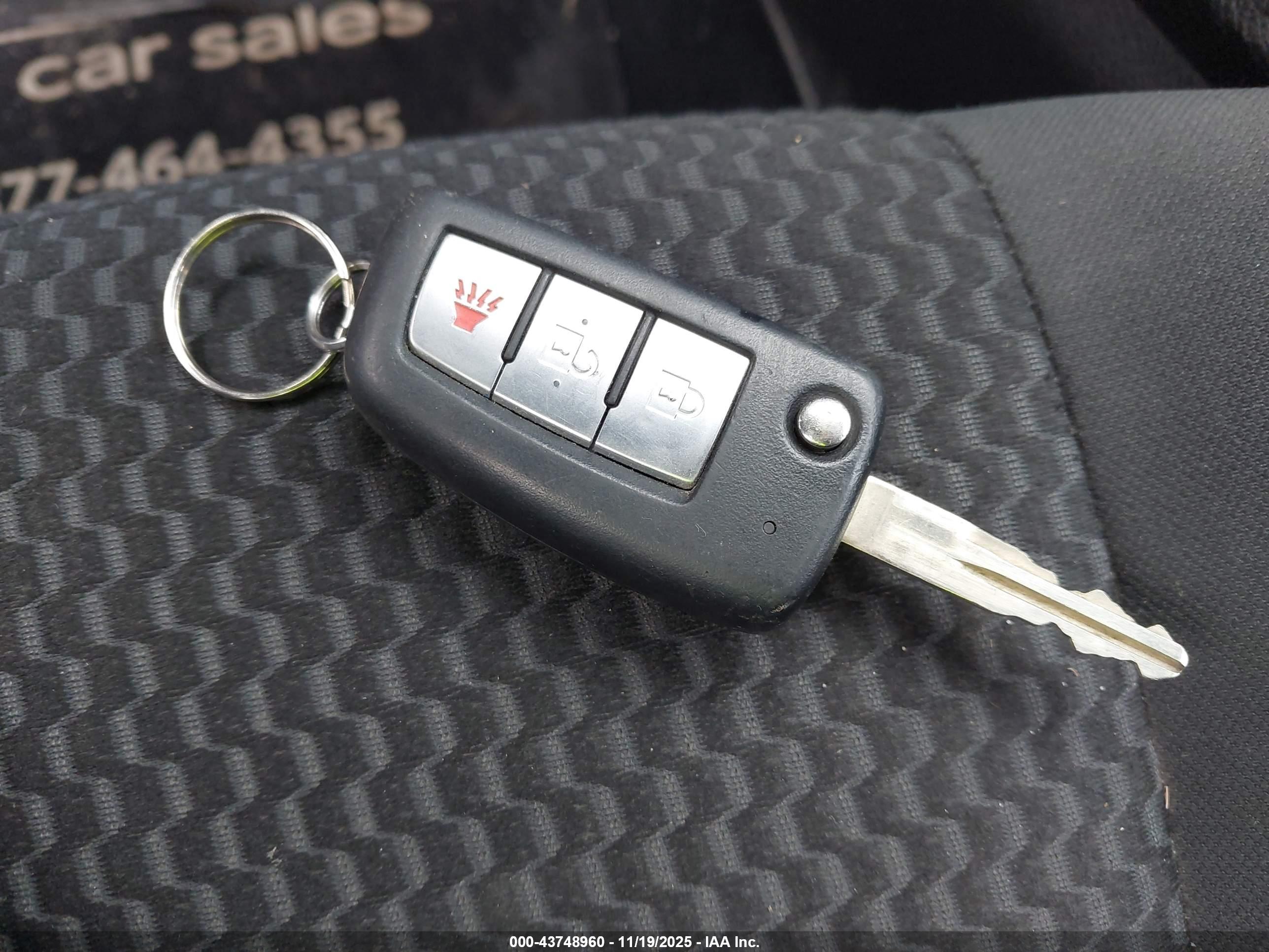 NISSAN ROGUE image 11