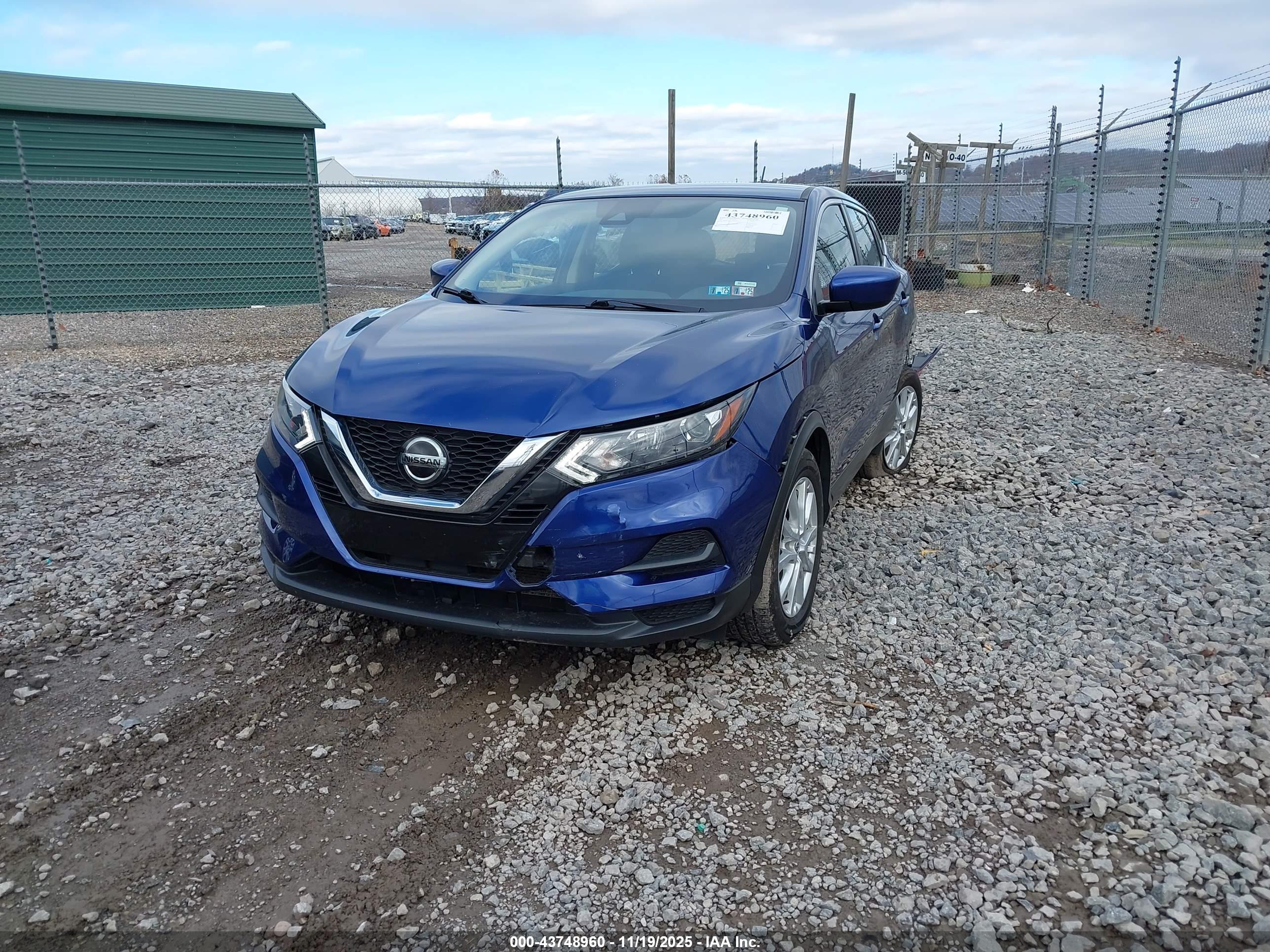 NISSAN ROGUE image 2