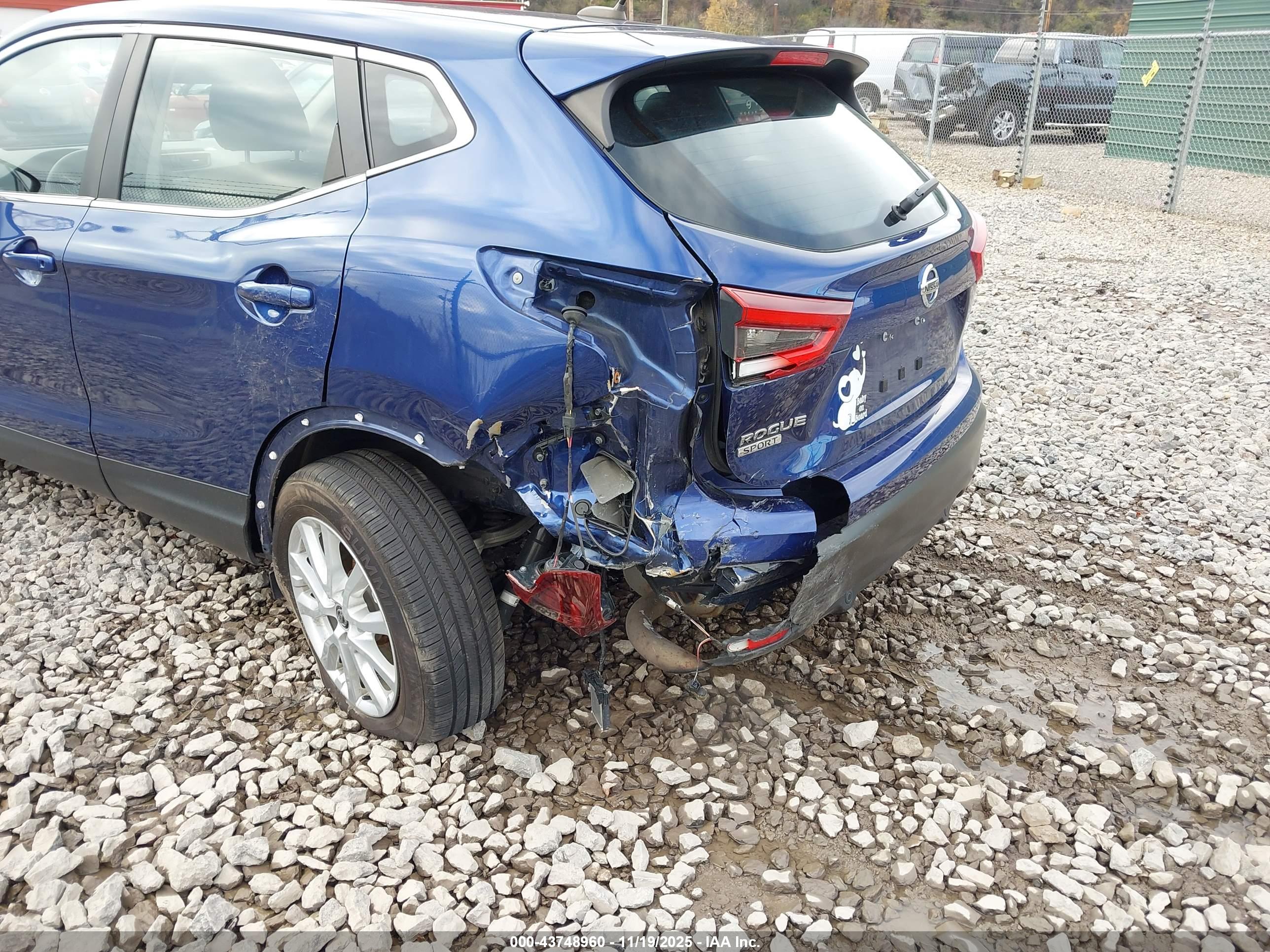NISSAN ROGUE image 6
