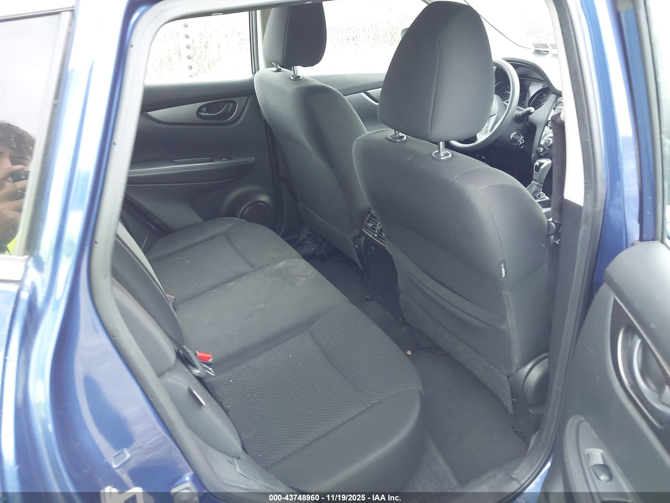 NISSAN ROGUE image 8