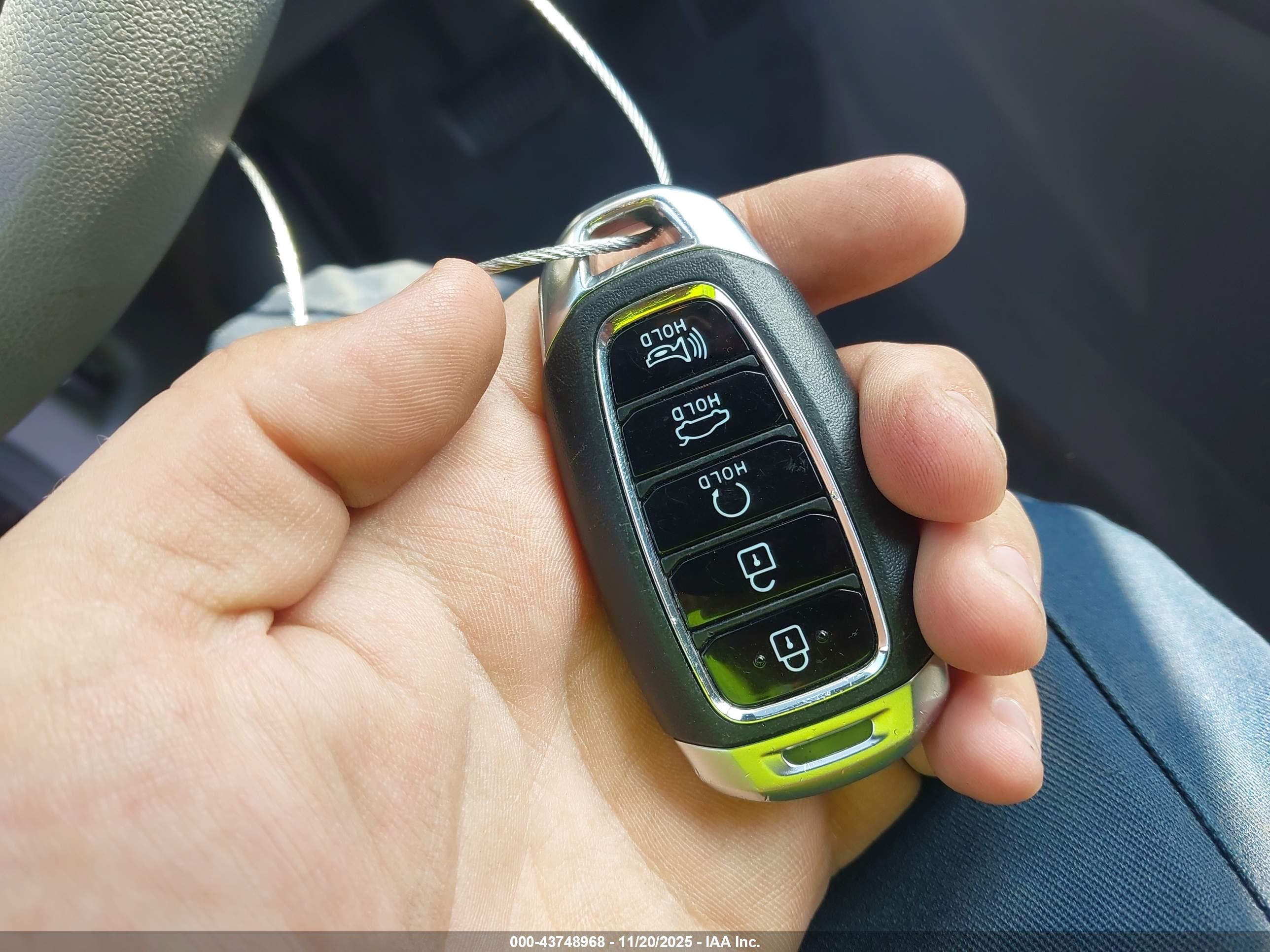 HYUNDAI ELANTRA image 11