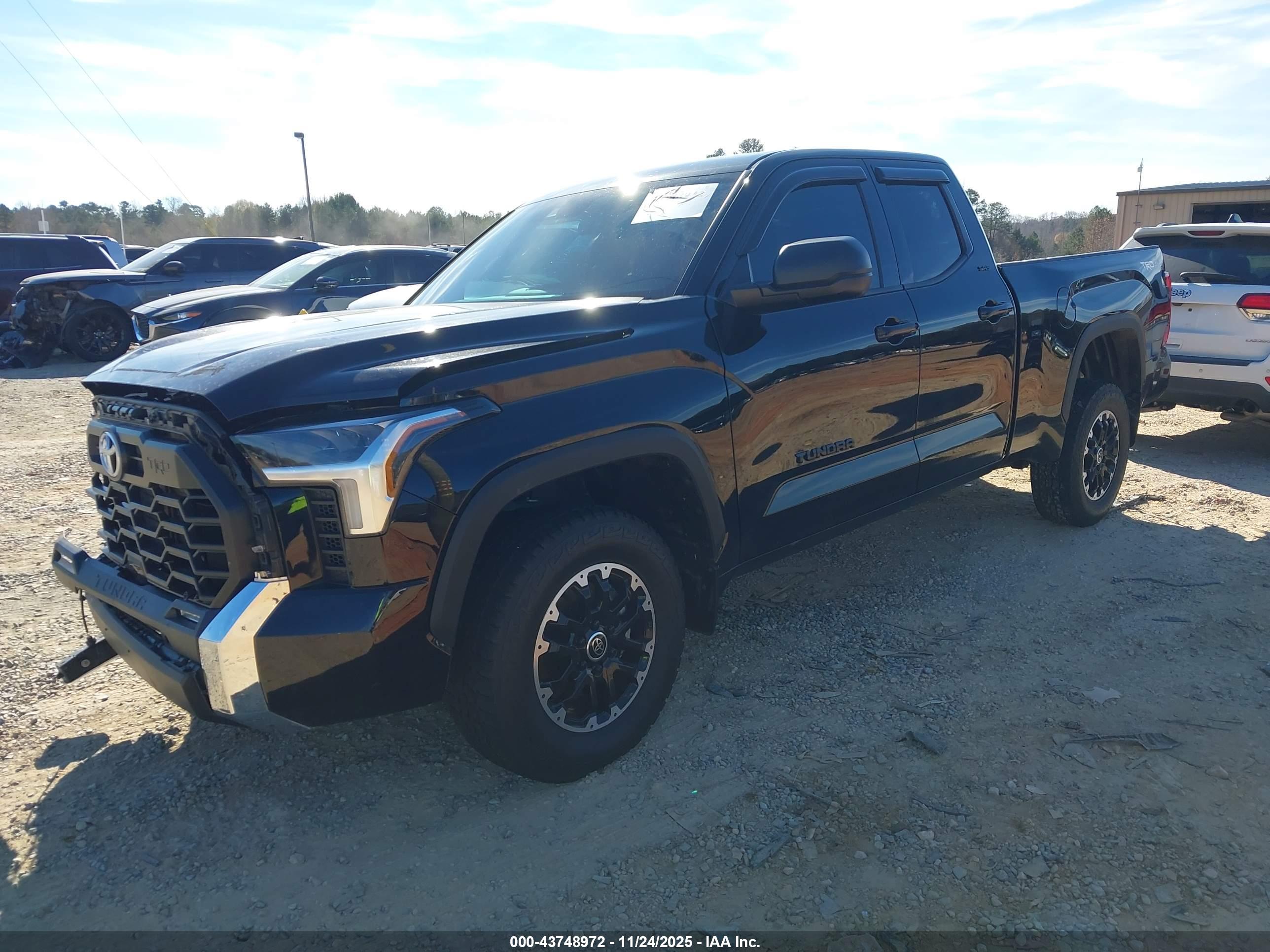 TOYOTA TUNDRA image 2