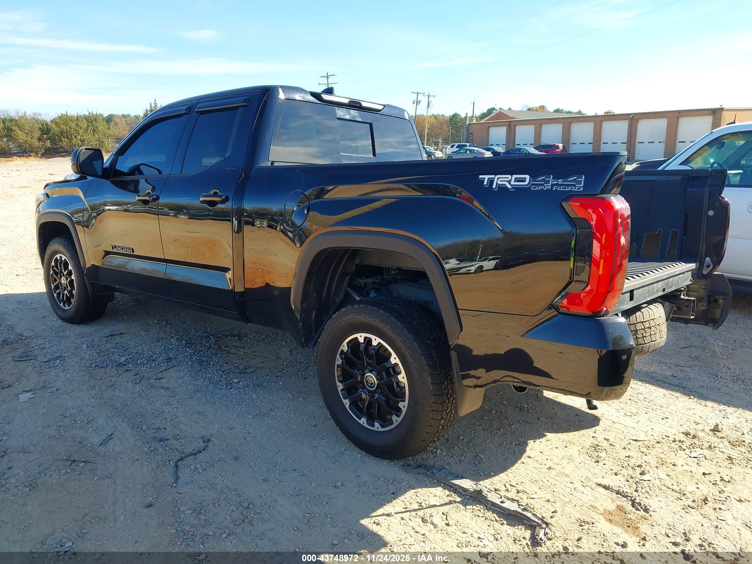 TOYOTA TUNDRA image 3