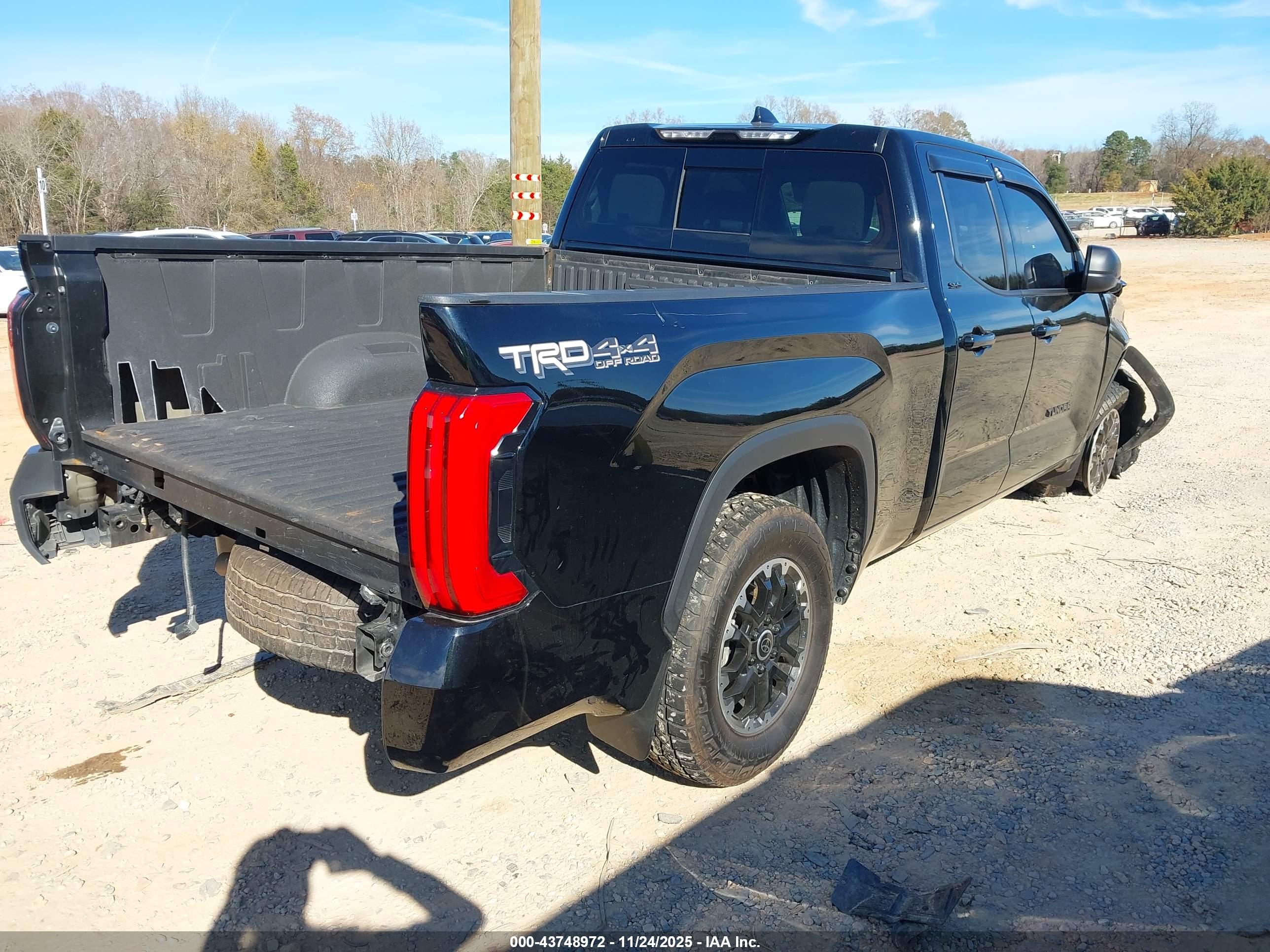 TOYOTA TUNDRA image 4