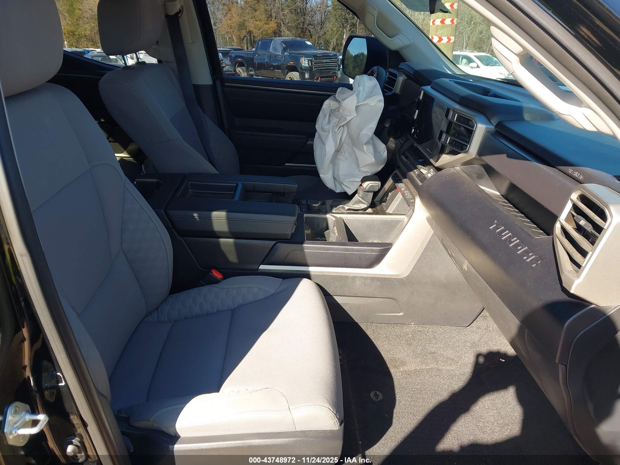 TOYOTA TUNDRA image 5