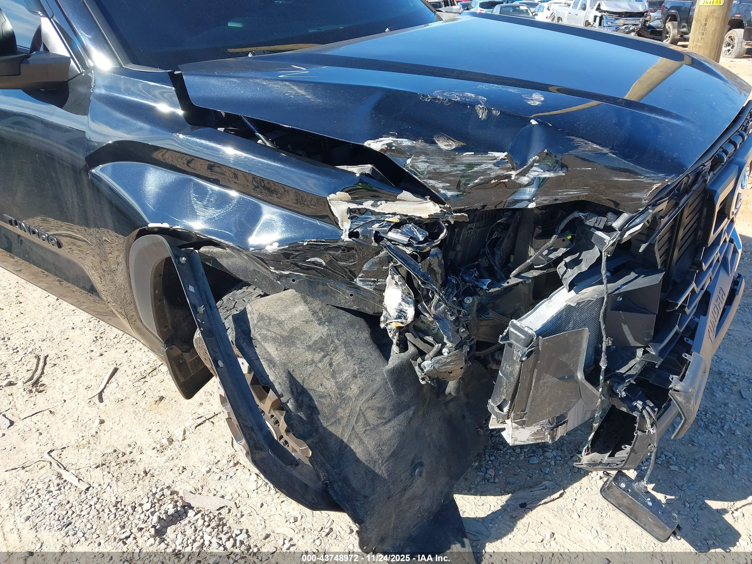 TOYOTA TUNDRA image 6