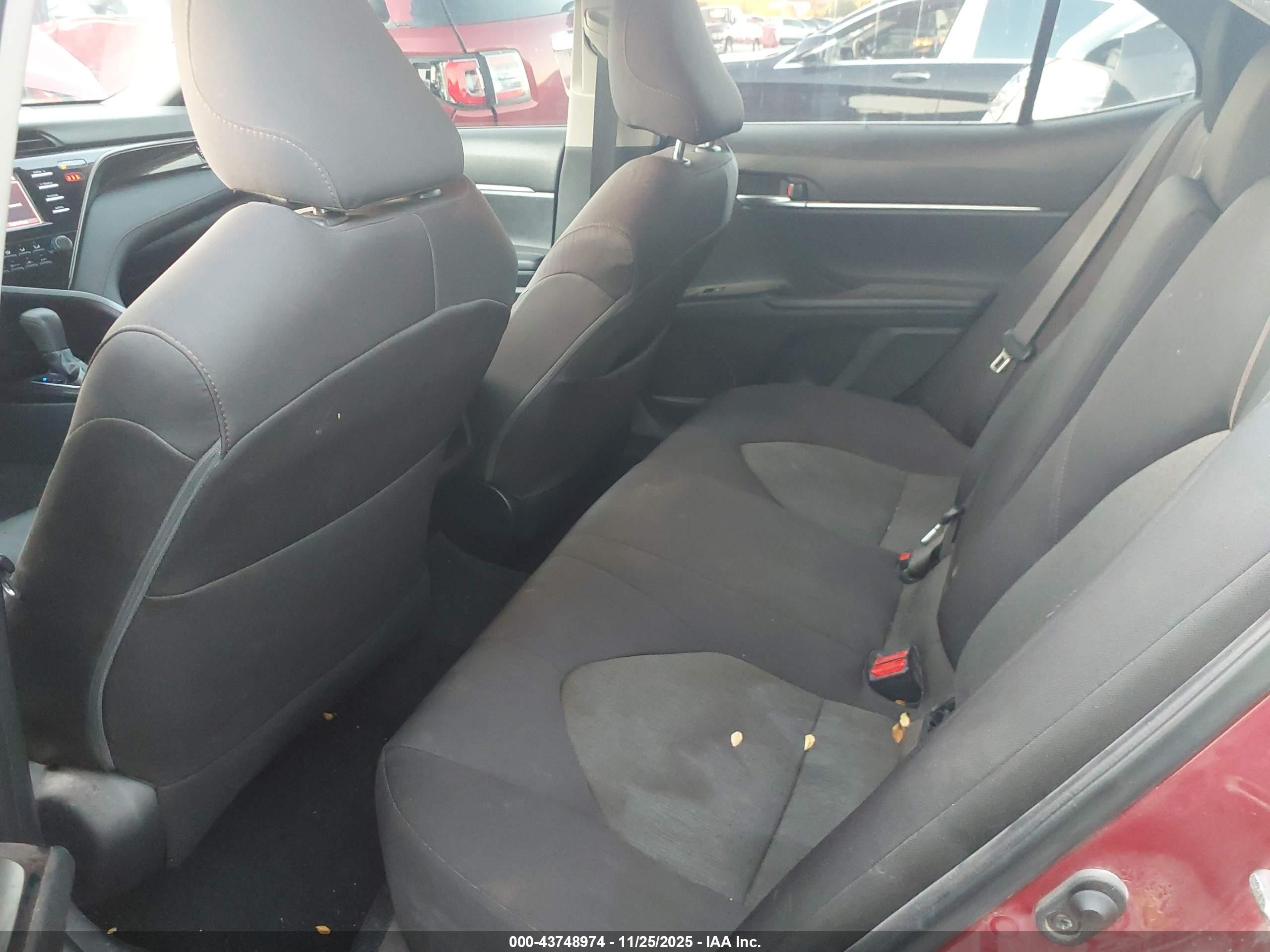 TOYOTA CAMRY image 8