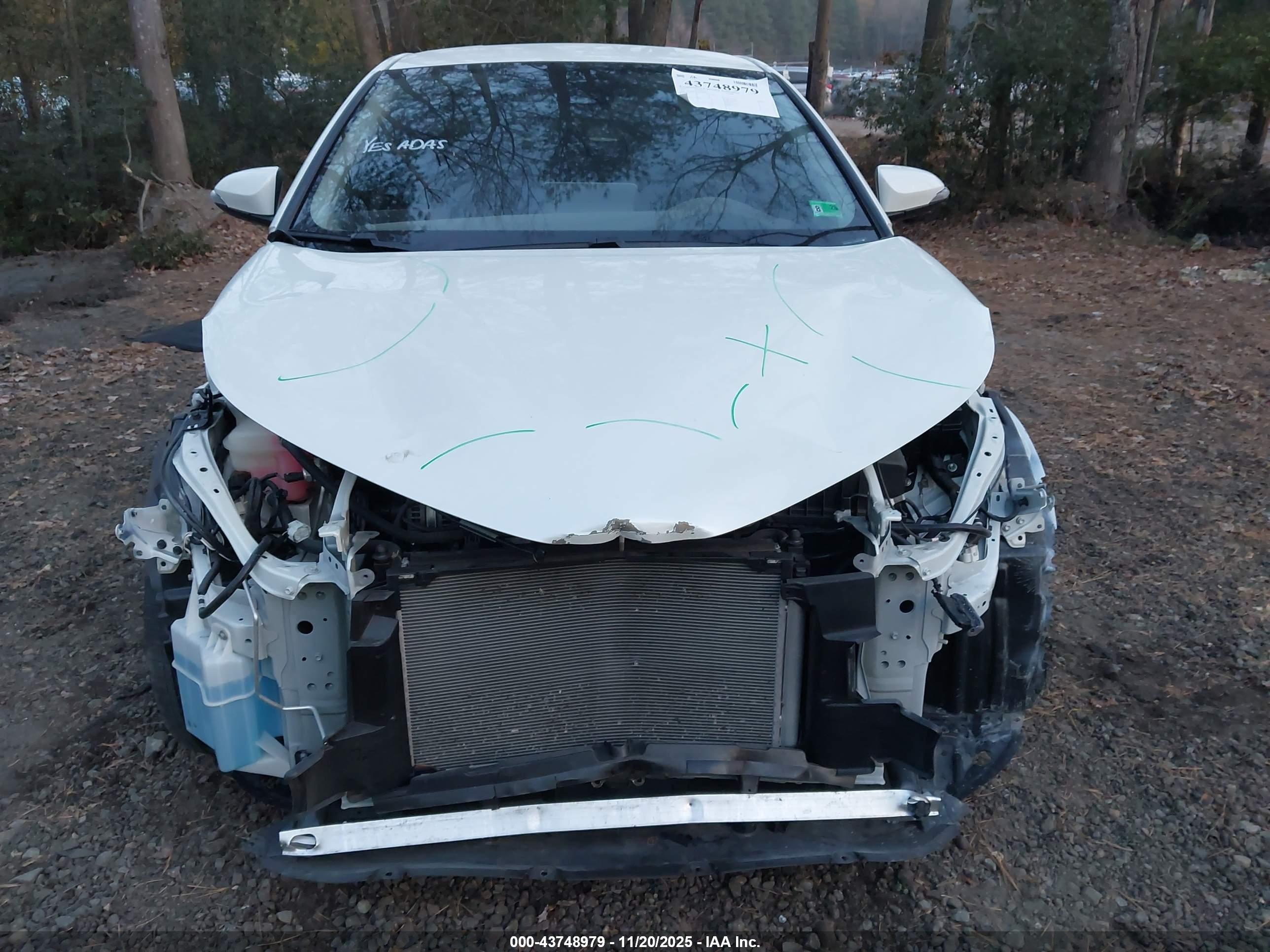 TOYOTA C-HR image 6