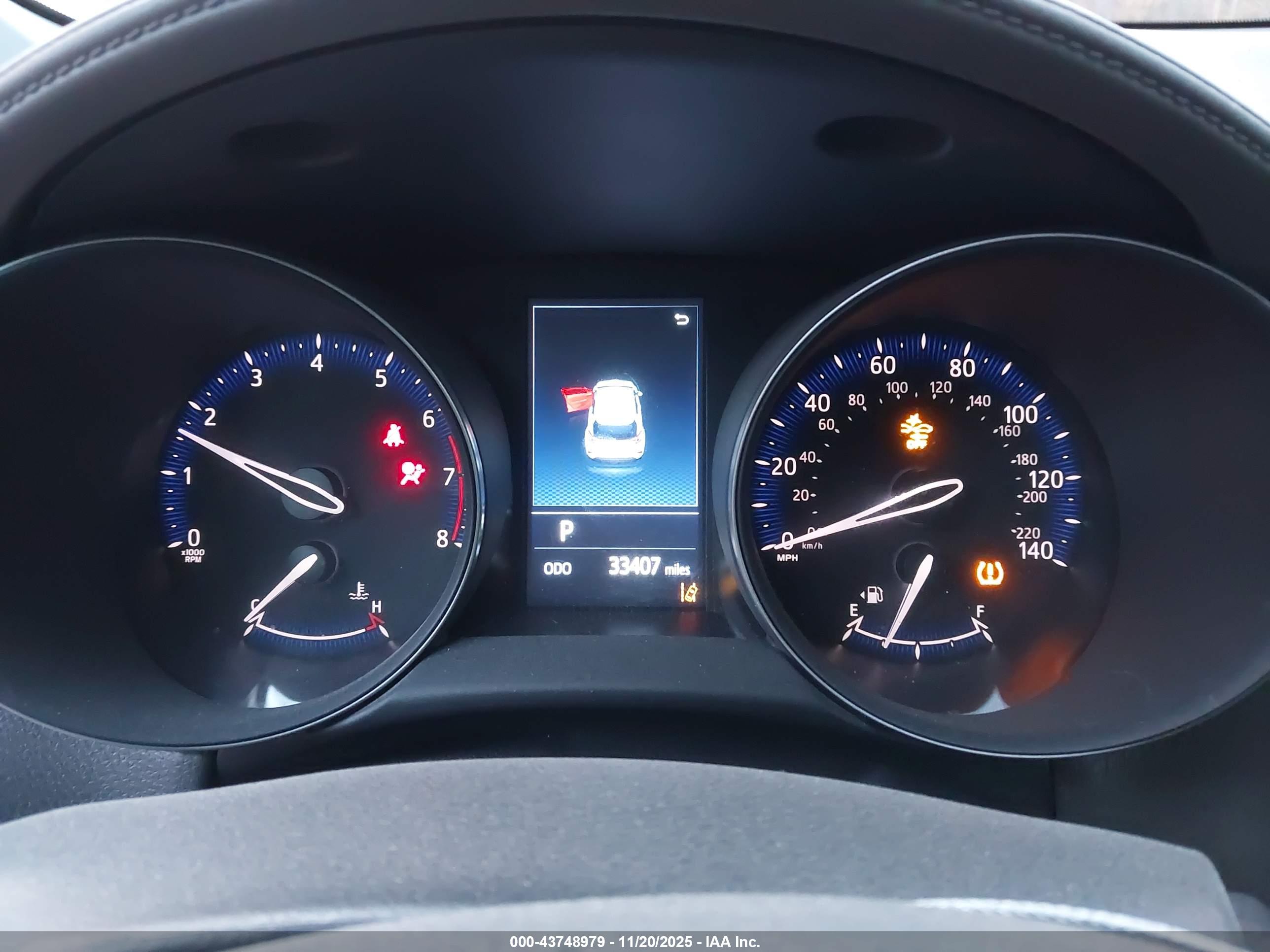 TOYOTA C-HR image 7