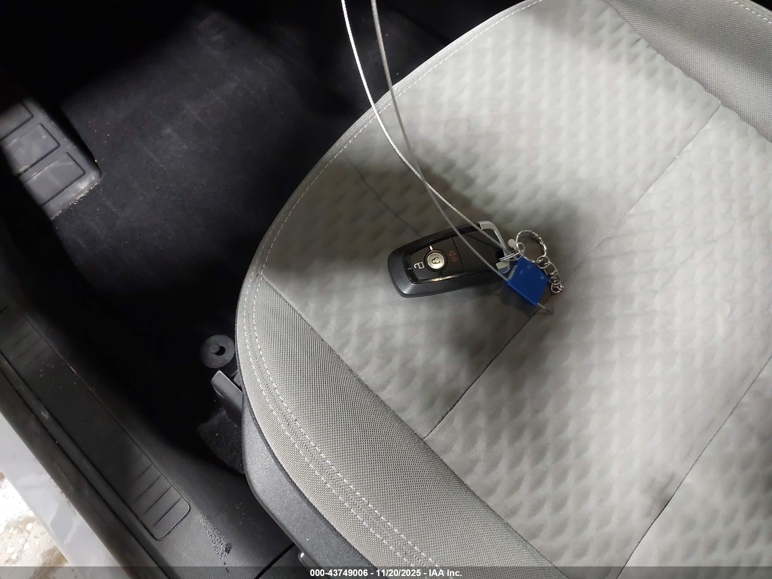 FORD ESCAPE image 11