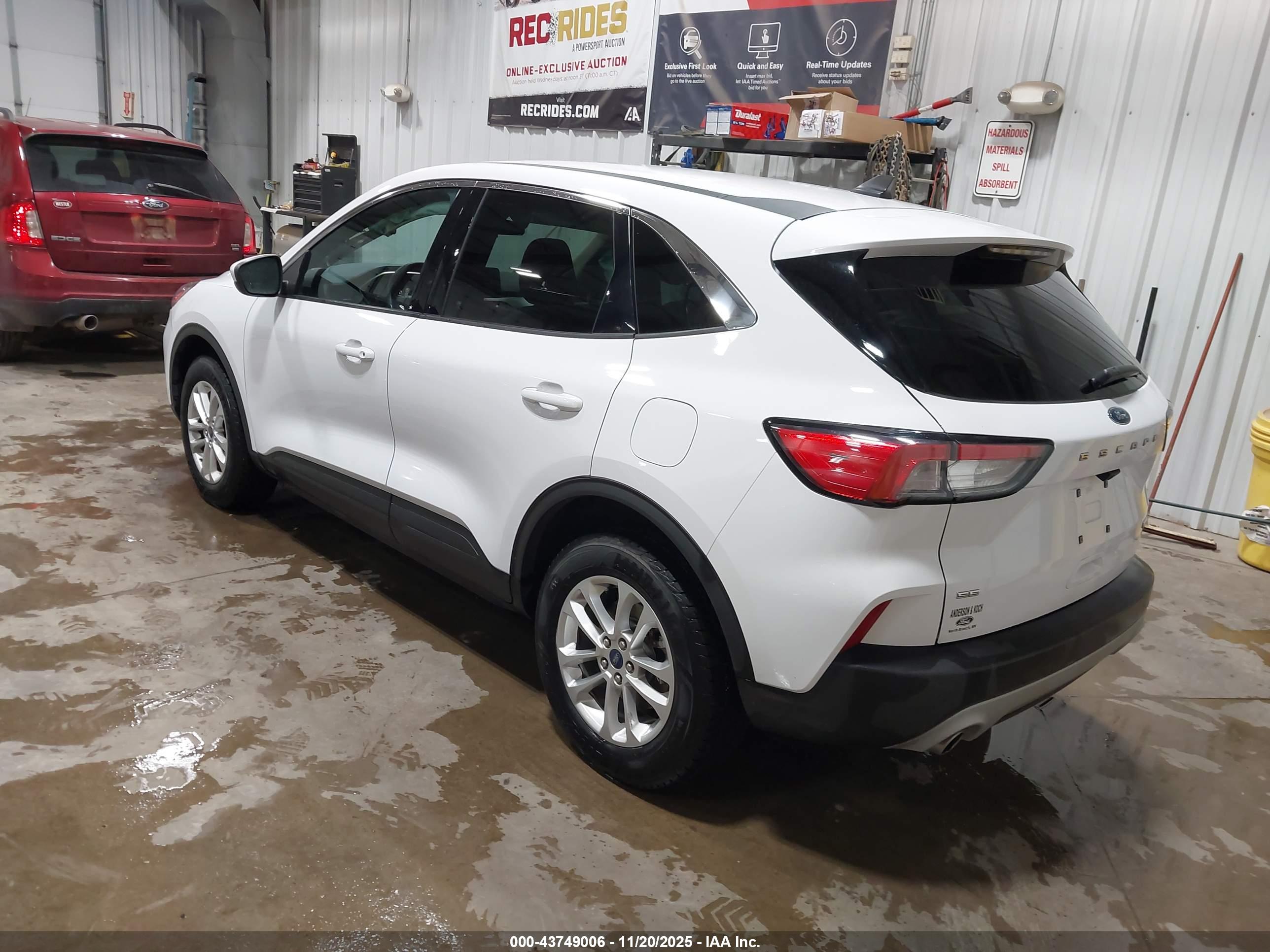 FORD ESCAPE image 3