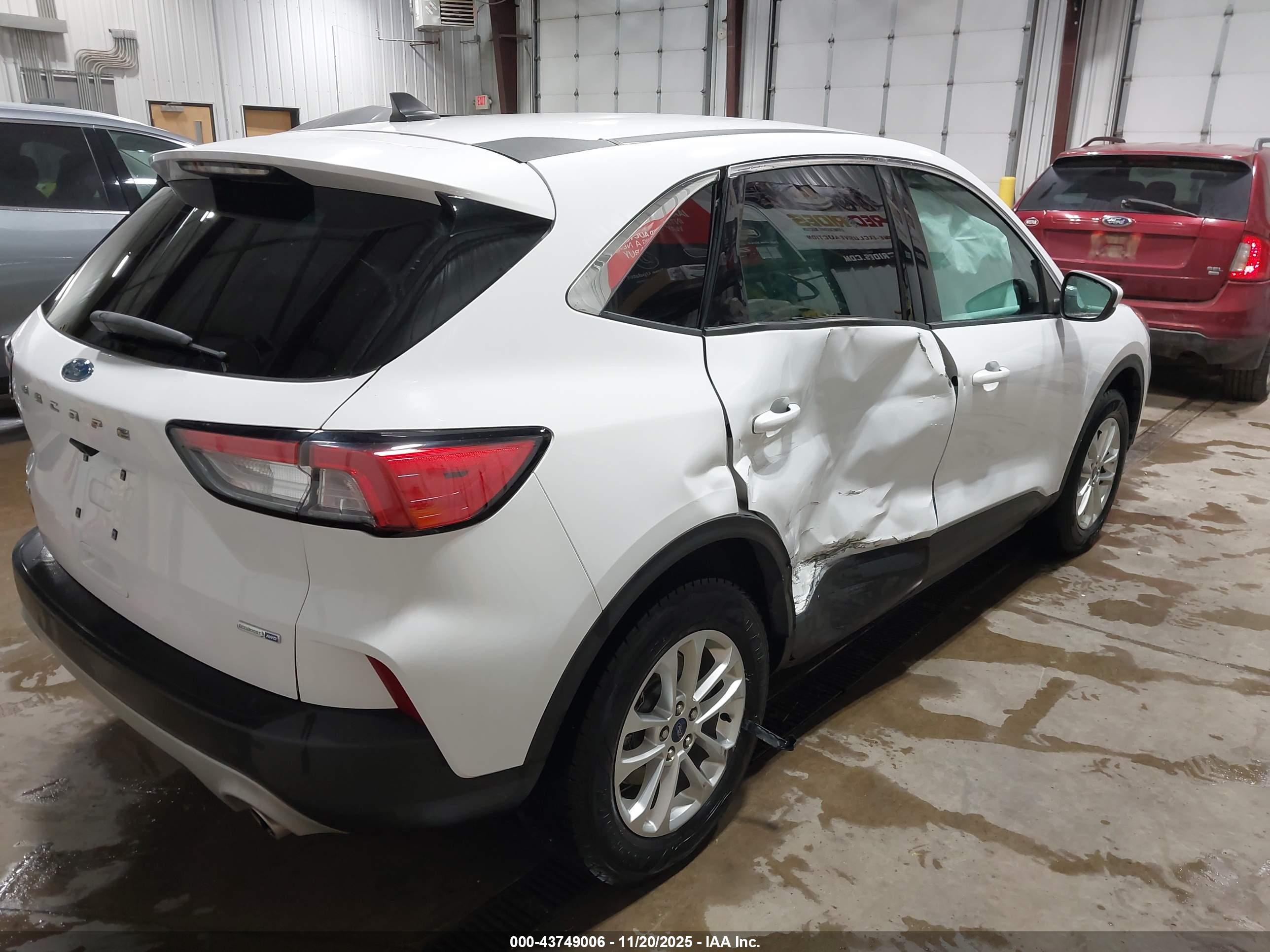 FORD ESCAPE image 4