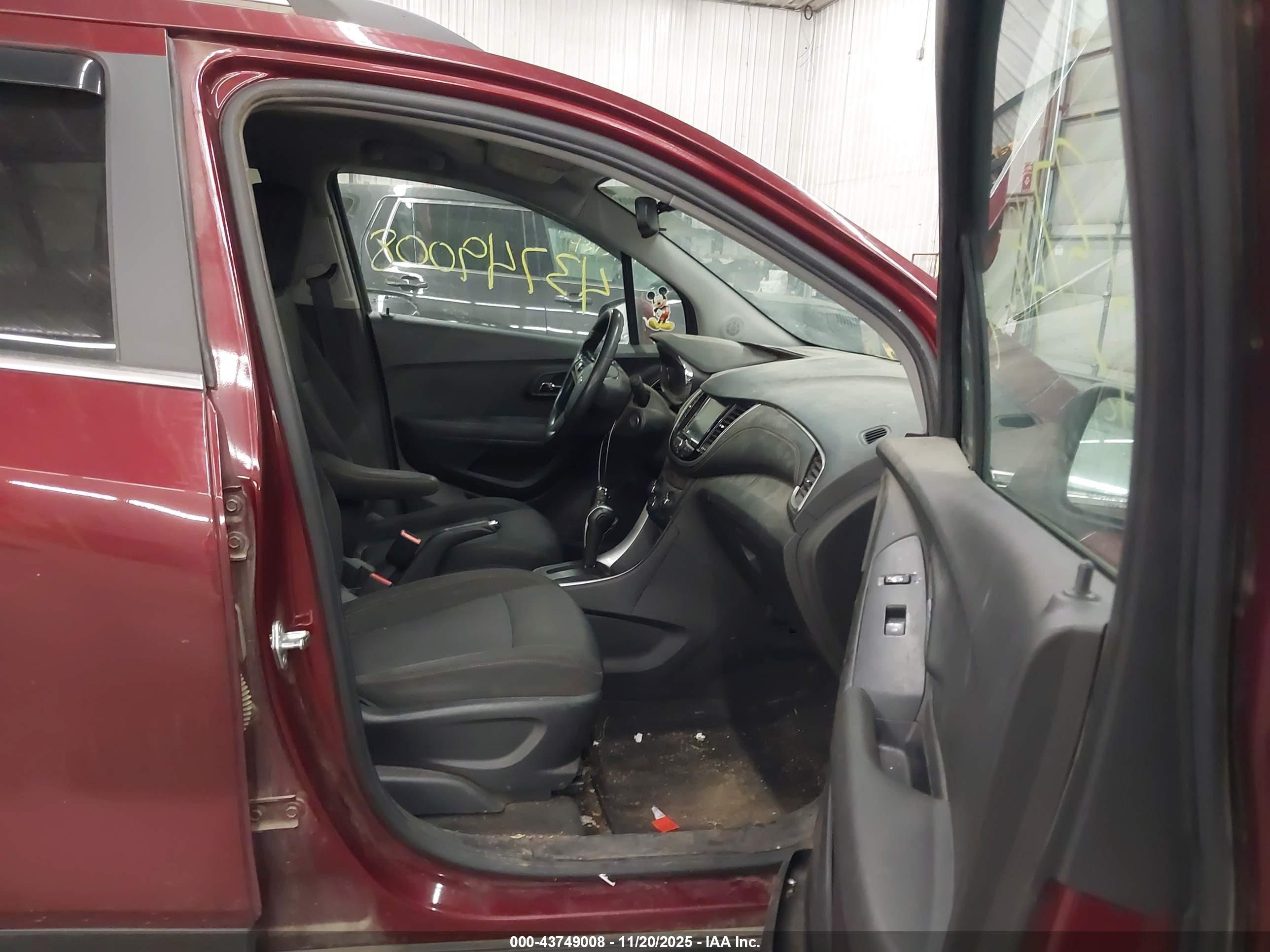 CHEVROLET TRAX image 5