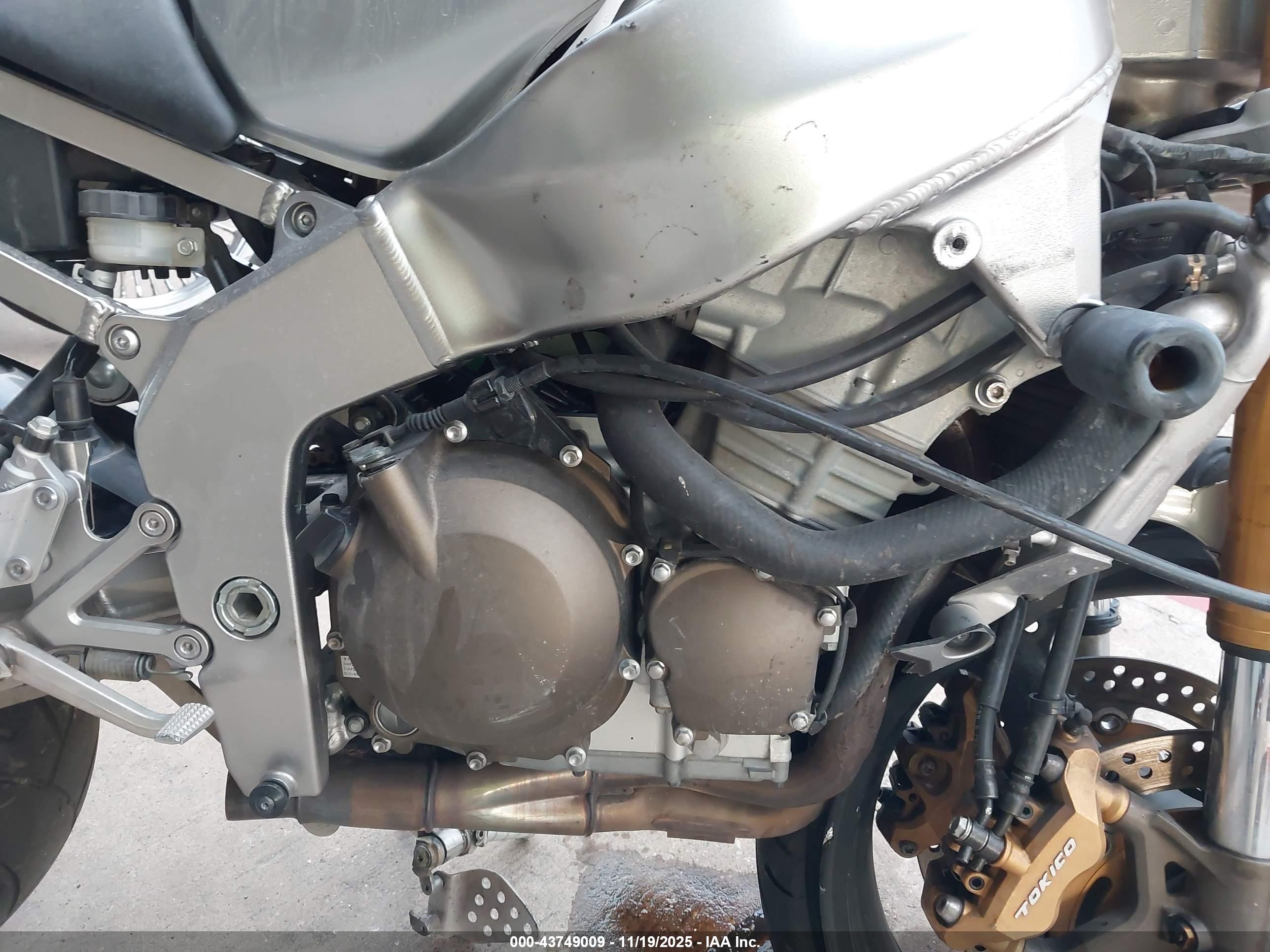 KAWASAKI ZX636 image 8