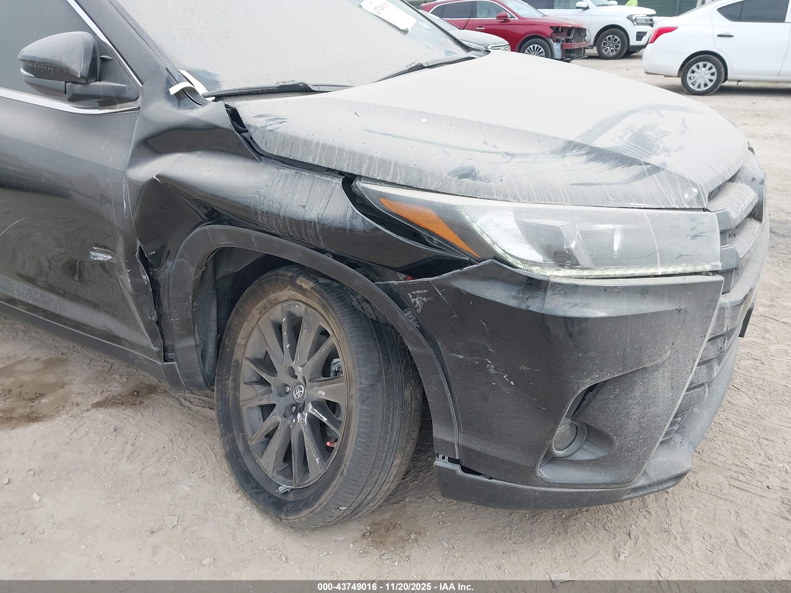 TOYOTA HIGHLANDER image 6