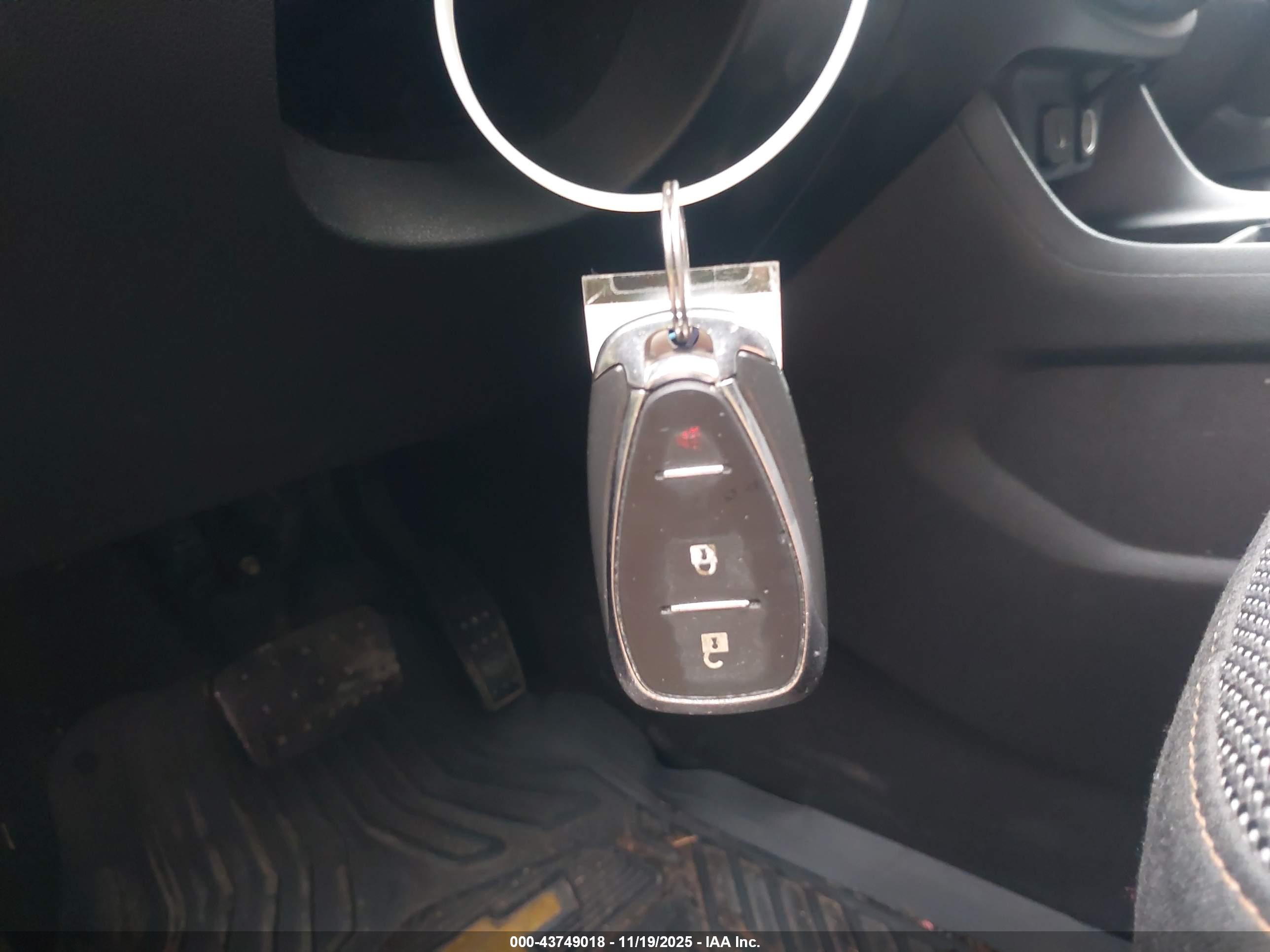 CHEVROLET TRAVERSE image 11