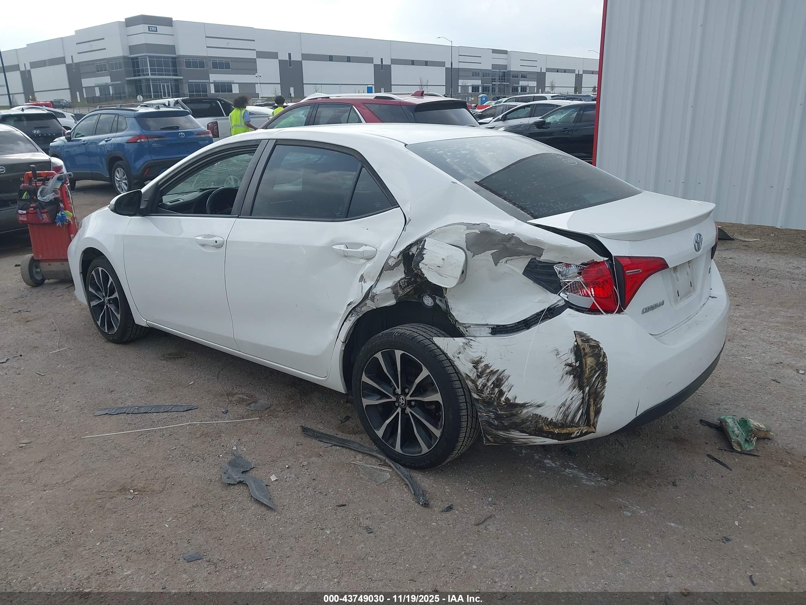 TOYOTA COROLLA image 3