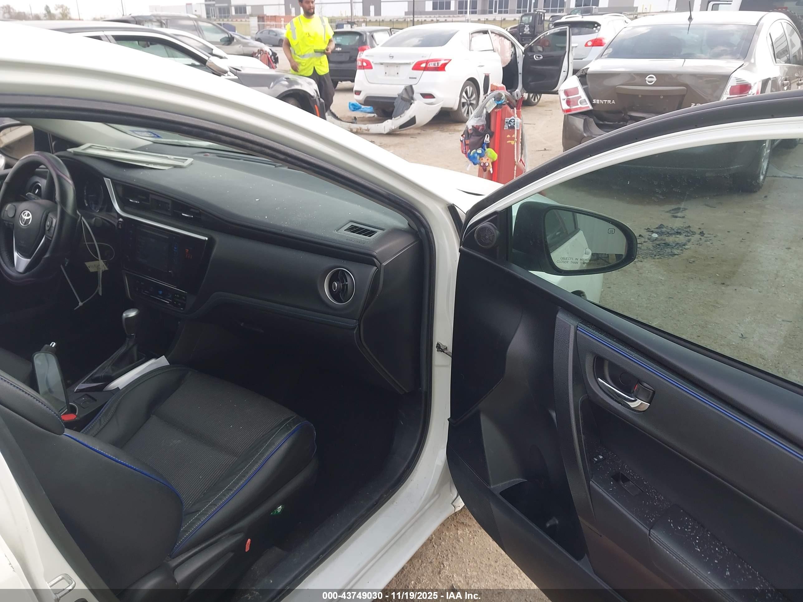 TOYOTA COROLLA image 5