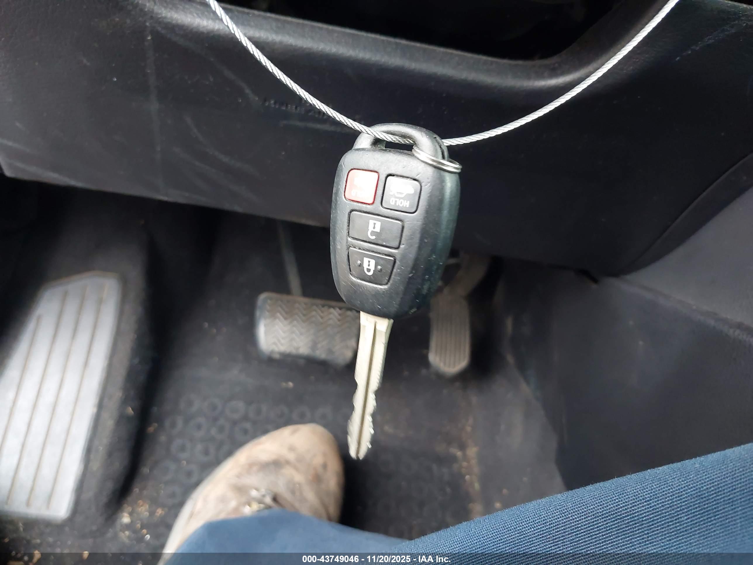 TOYOTA COROLLA image 11