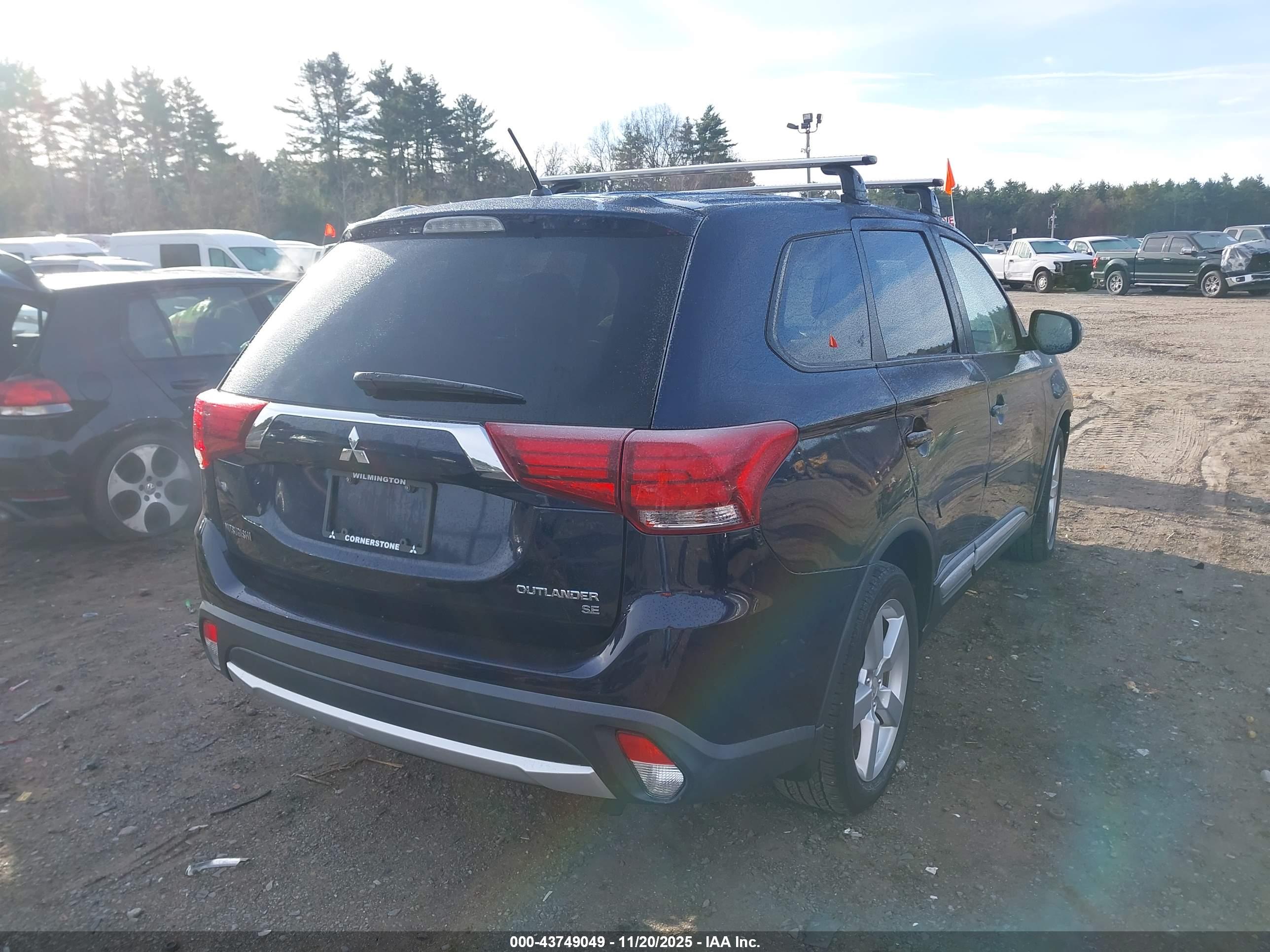 MITSUBISHI OUTLANDER image 4