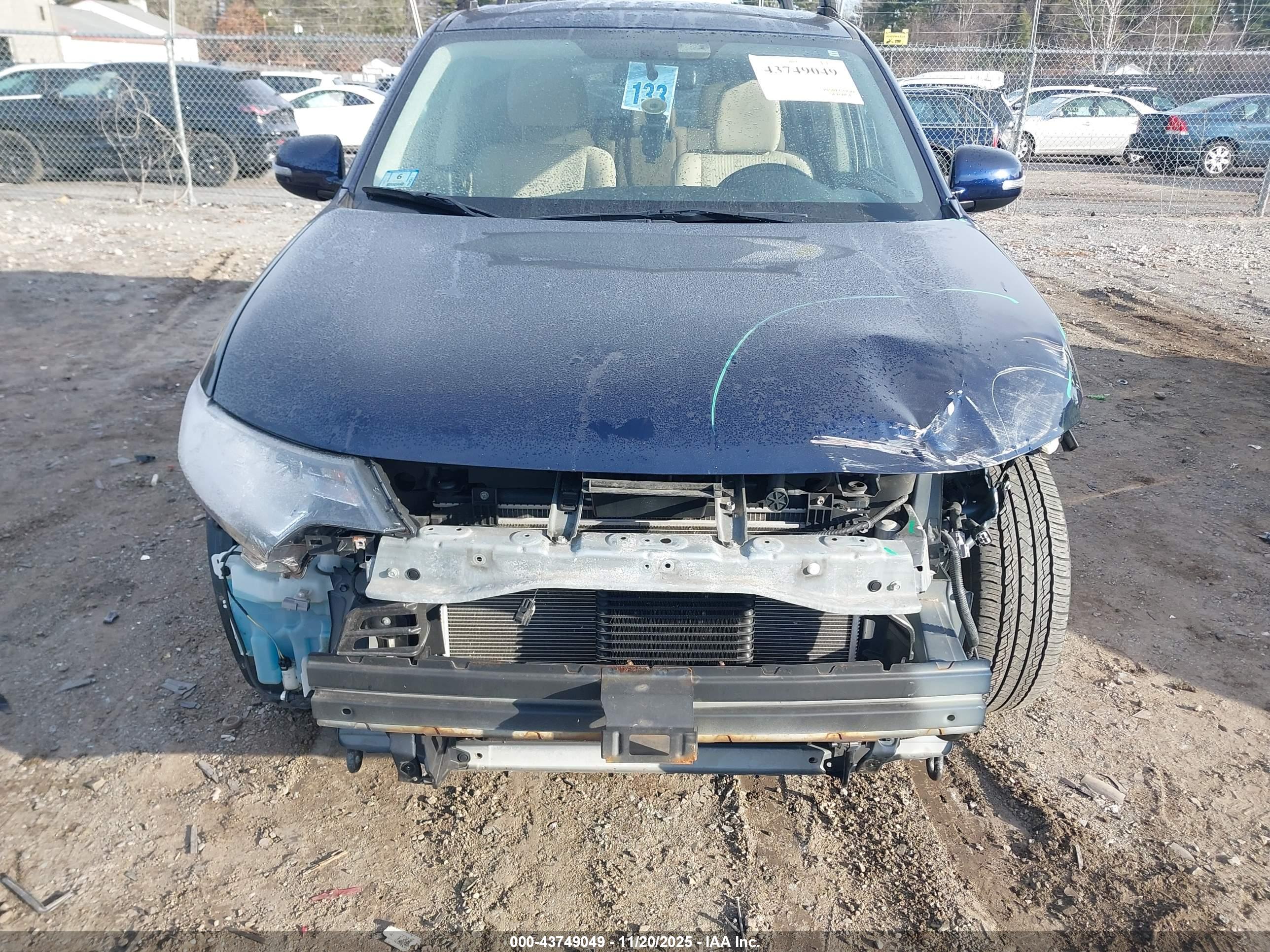 MITSUBISHI OUTLANDER image 6