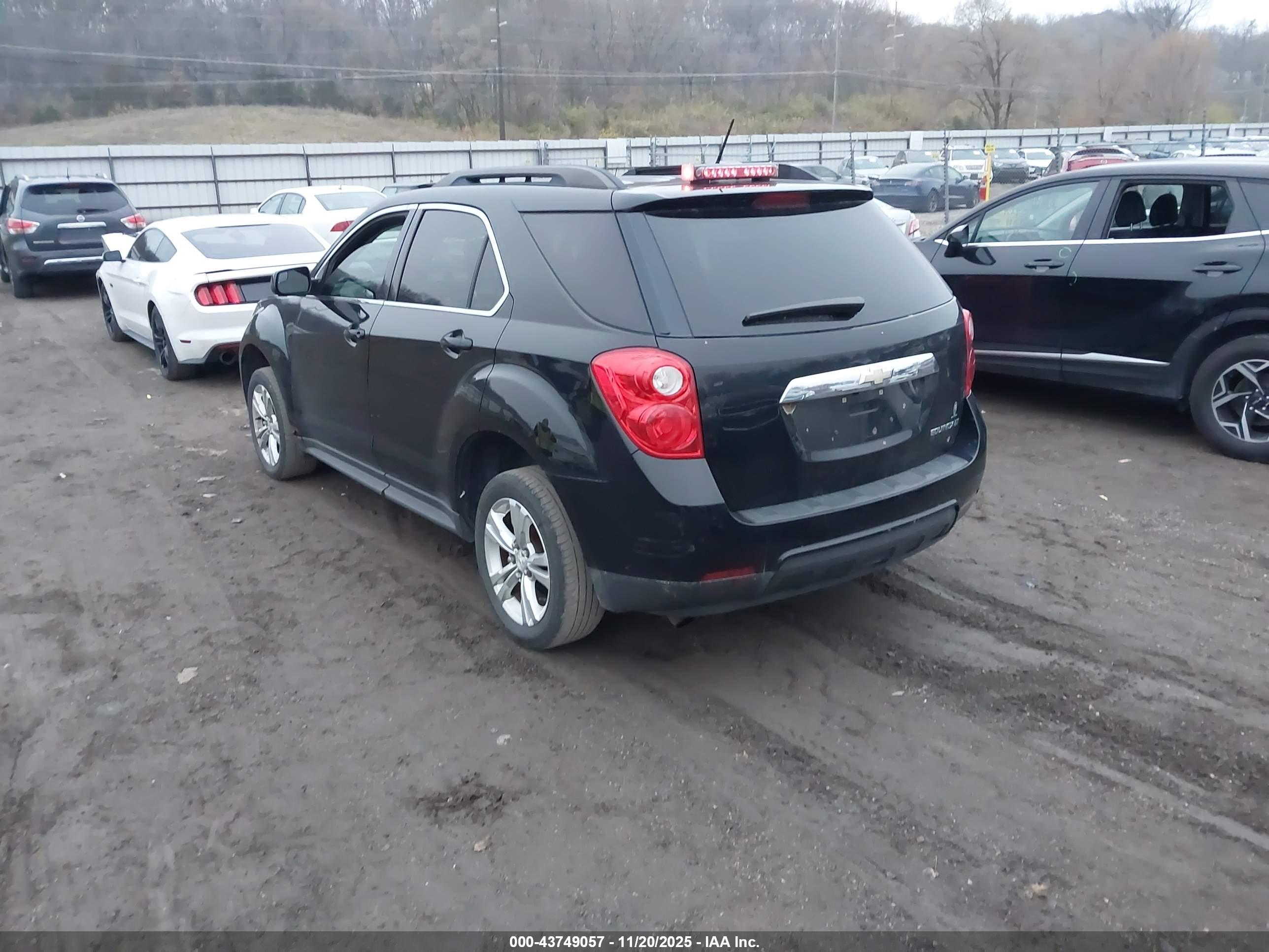 CHEVROLET EQUINOX image 3
