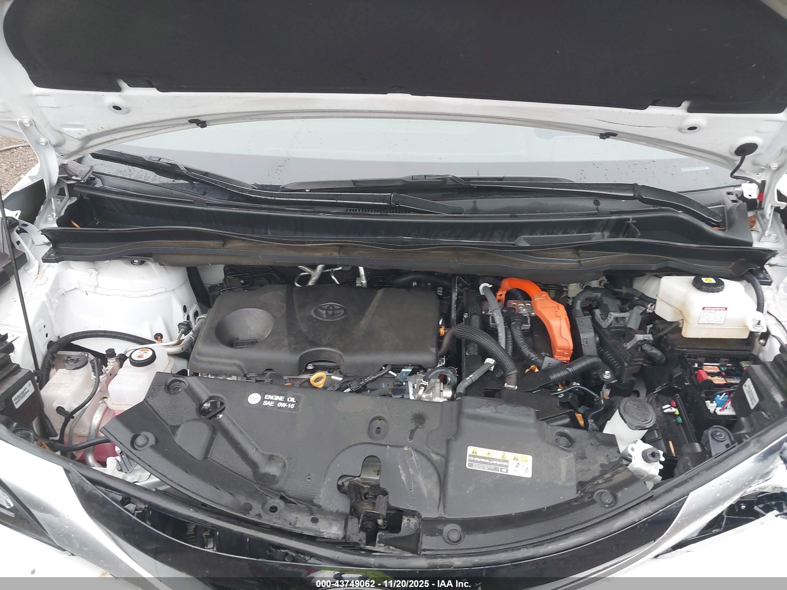 TOYOTA SIENNA image 10