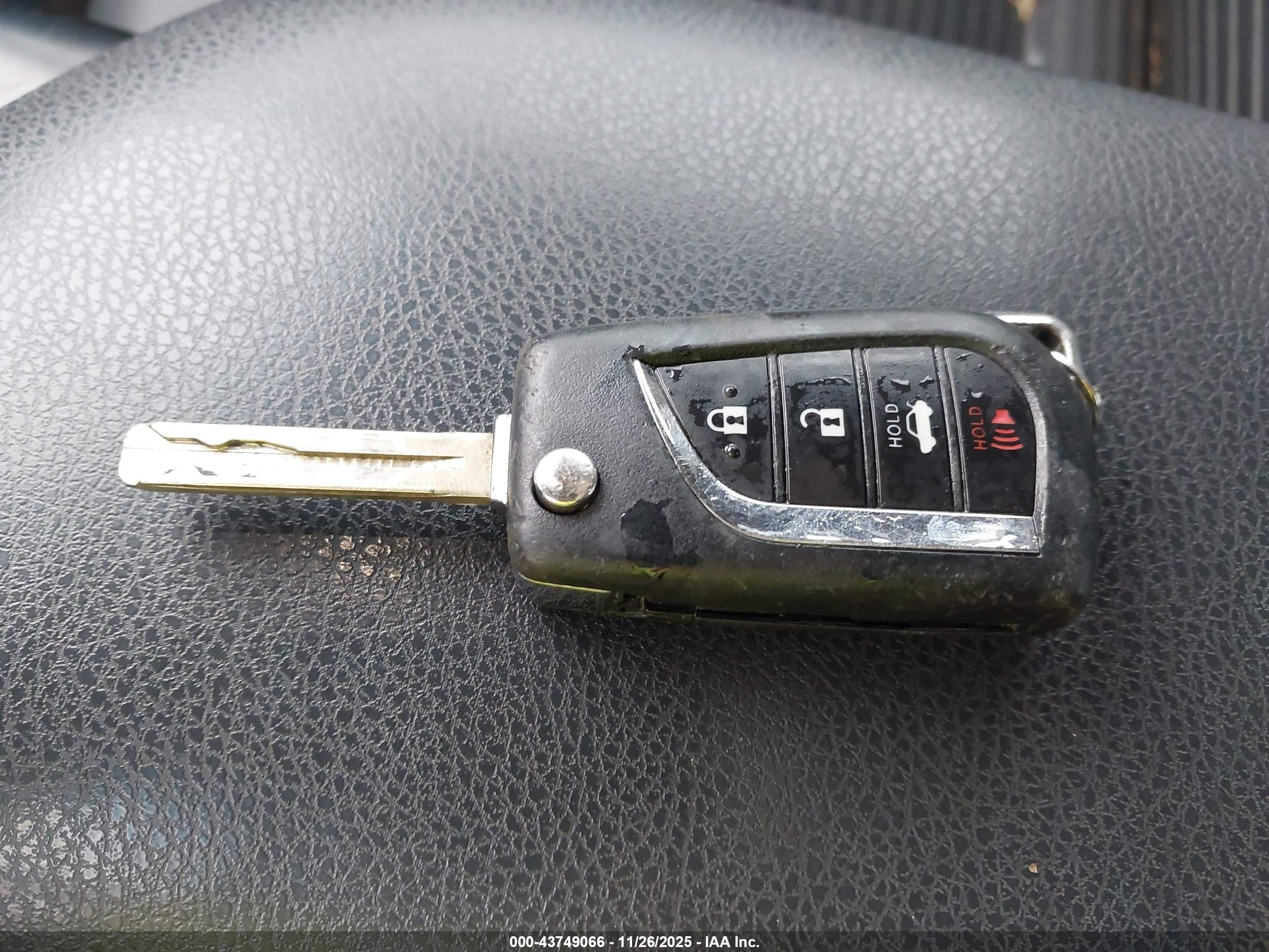 TOYOTA CAMRY image 11
