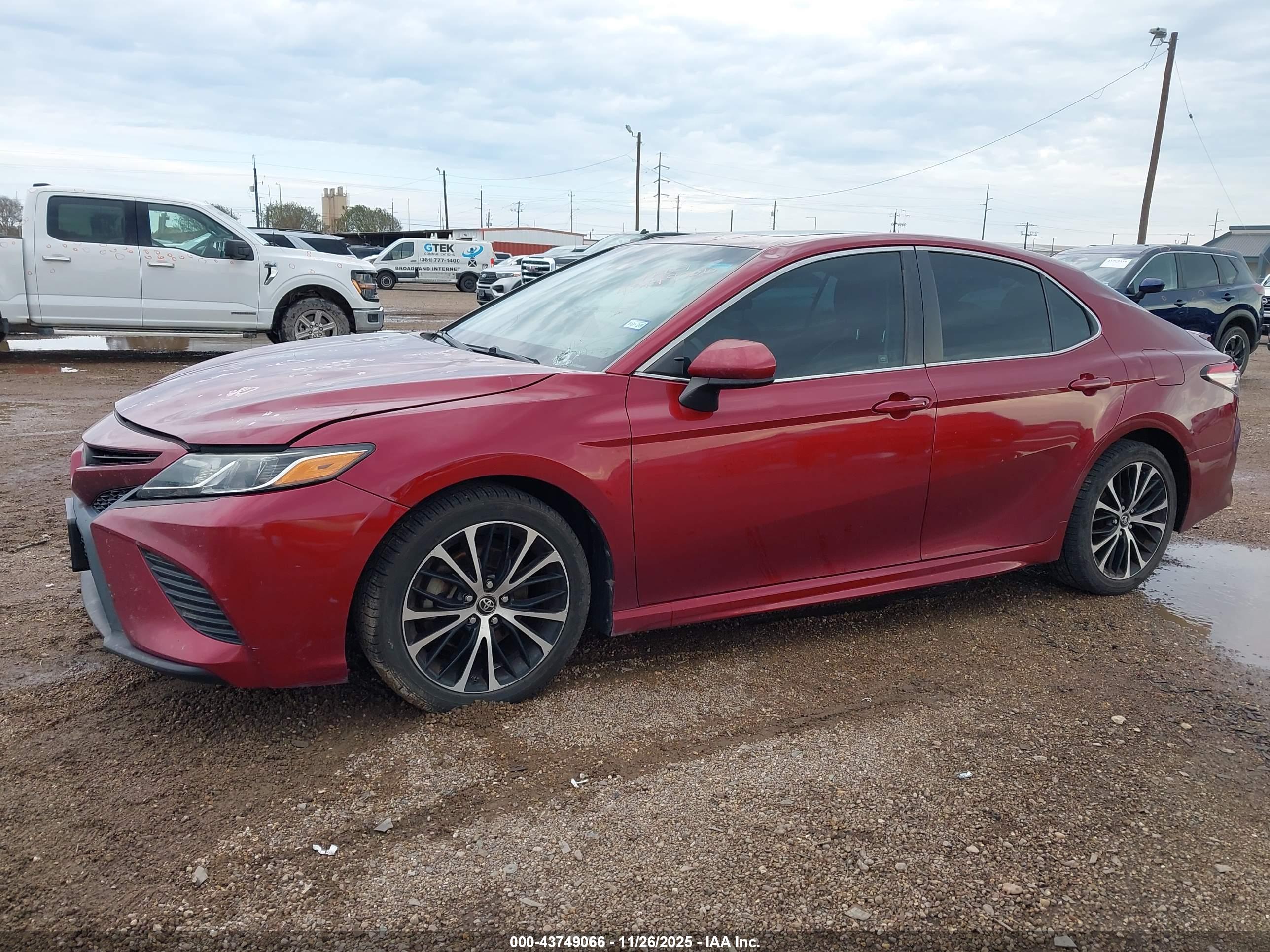 TOYOTA CAMRY image 2