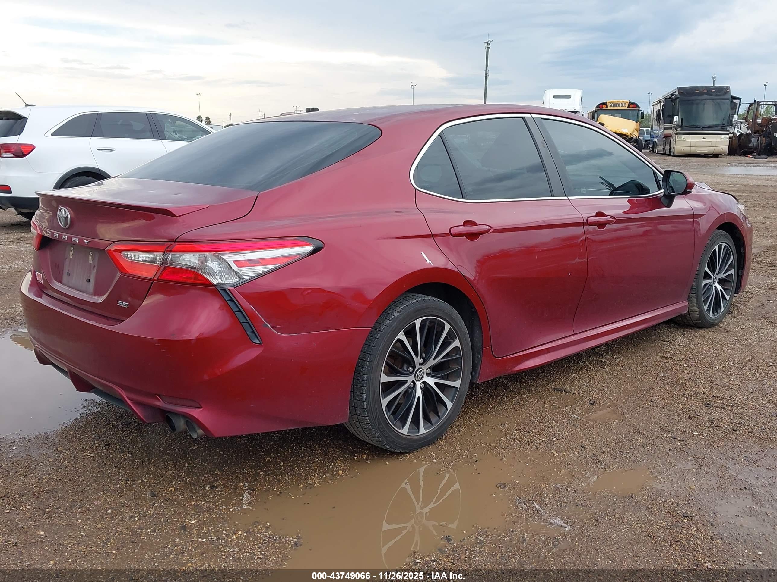 TOYOTA CAMRY image 4